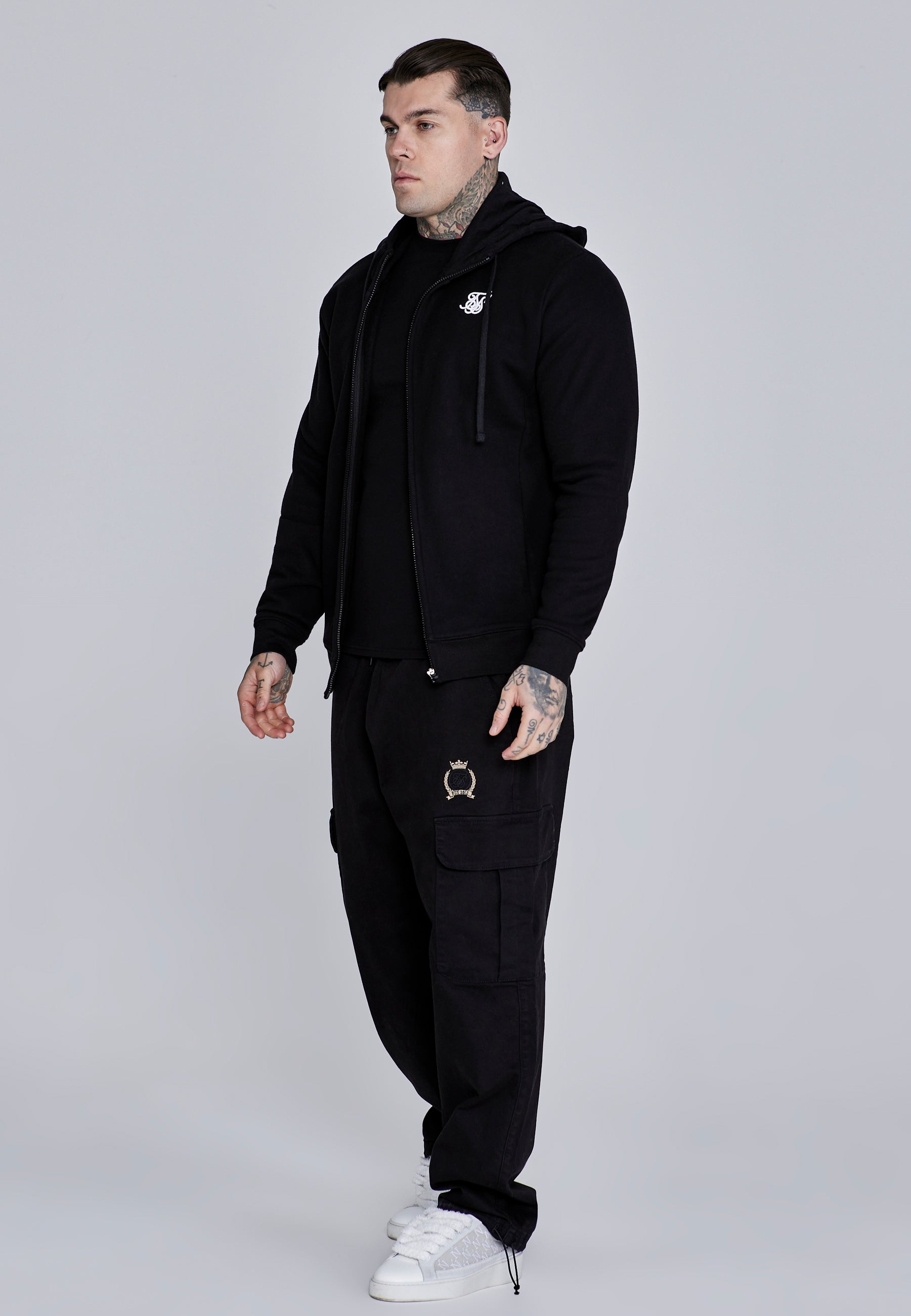 Essentials Full Zip Hoodie in Black Vestes à capuche SikSilk