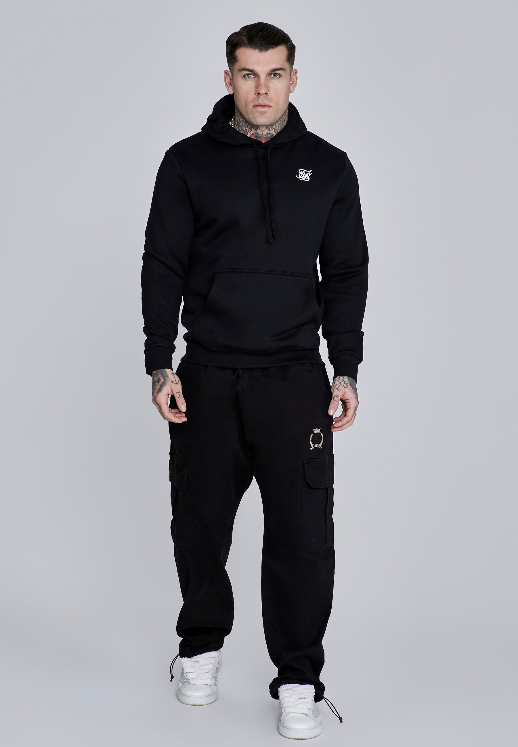 Essentials Hoodie in Black Sweat à capuche SikSilk