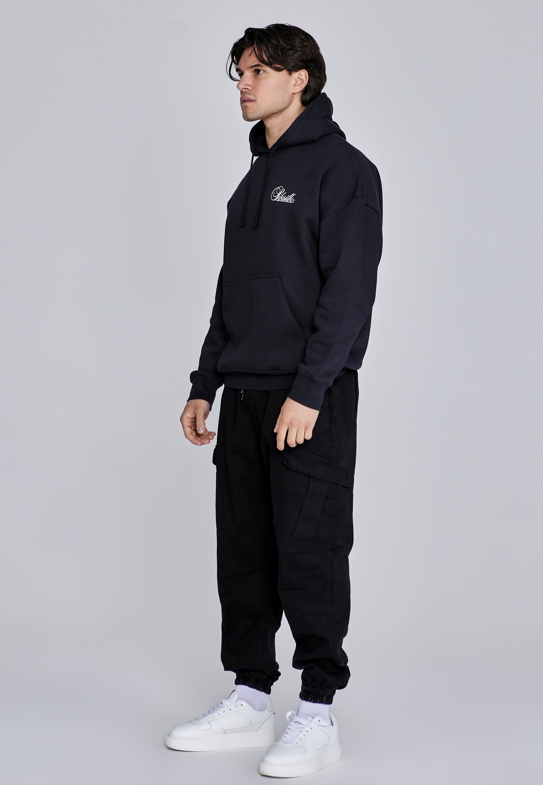 Essentials Hoodie in Black Sweat à capuche SikSilk