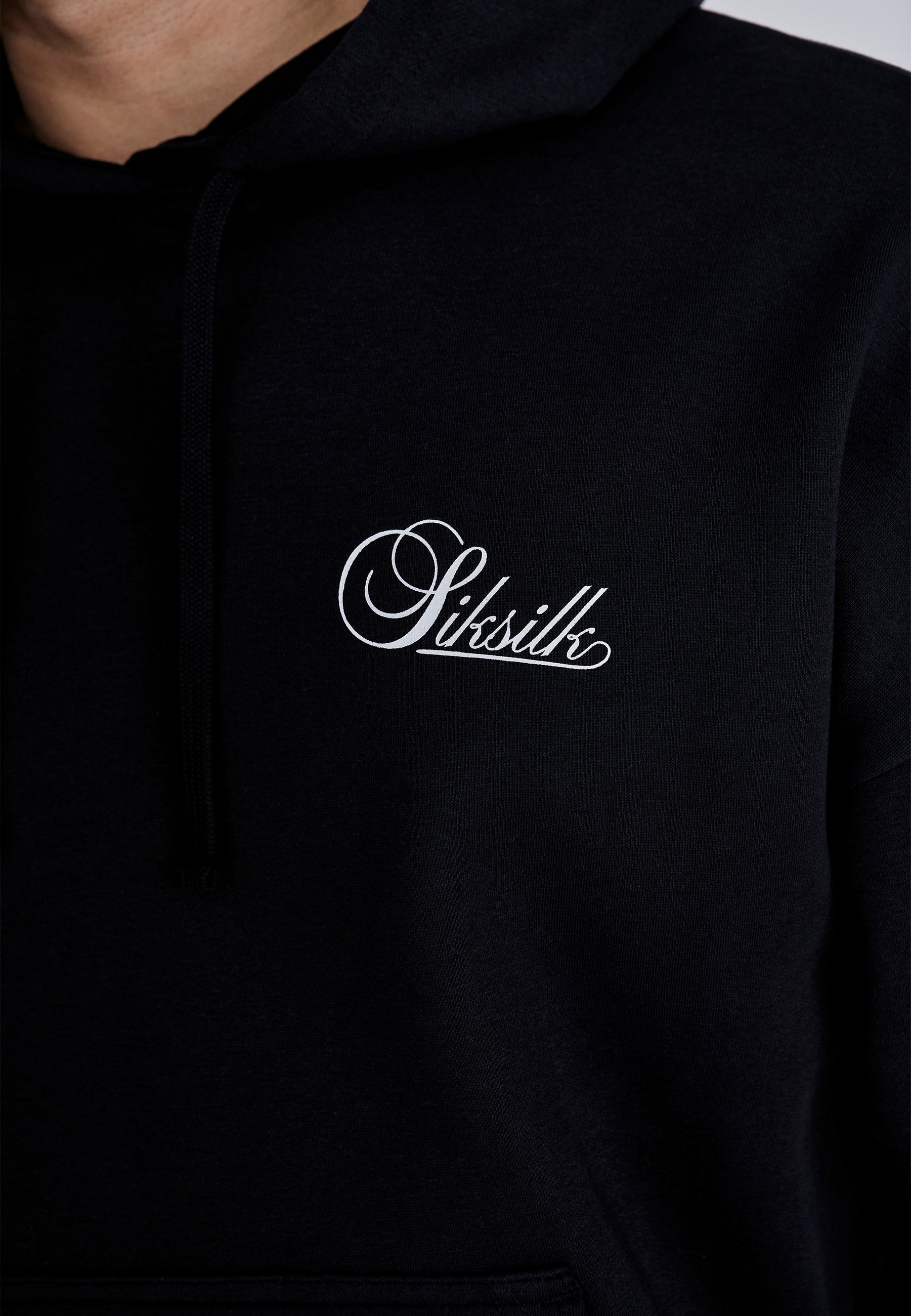 Essentials Hoodie in Black Sweat à capuche SikSilk