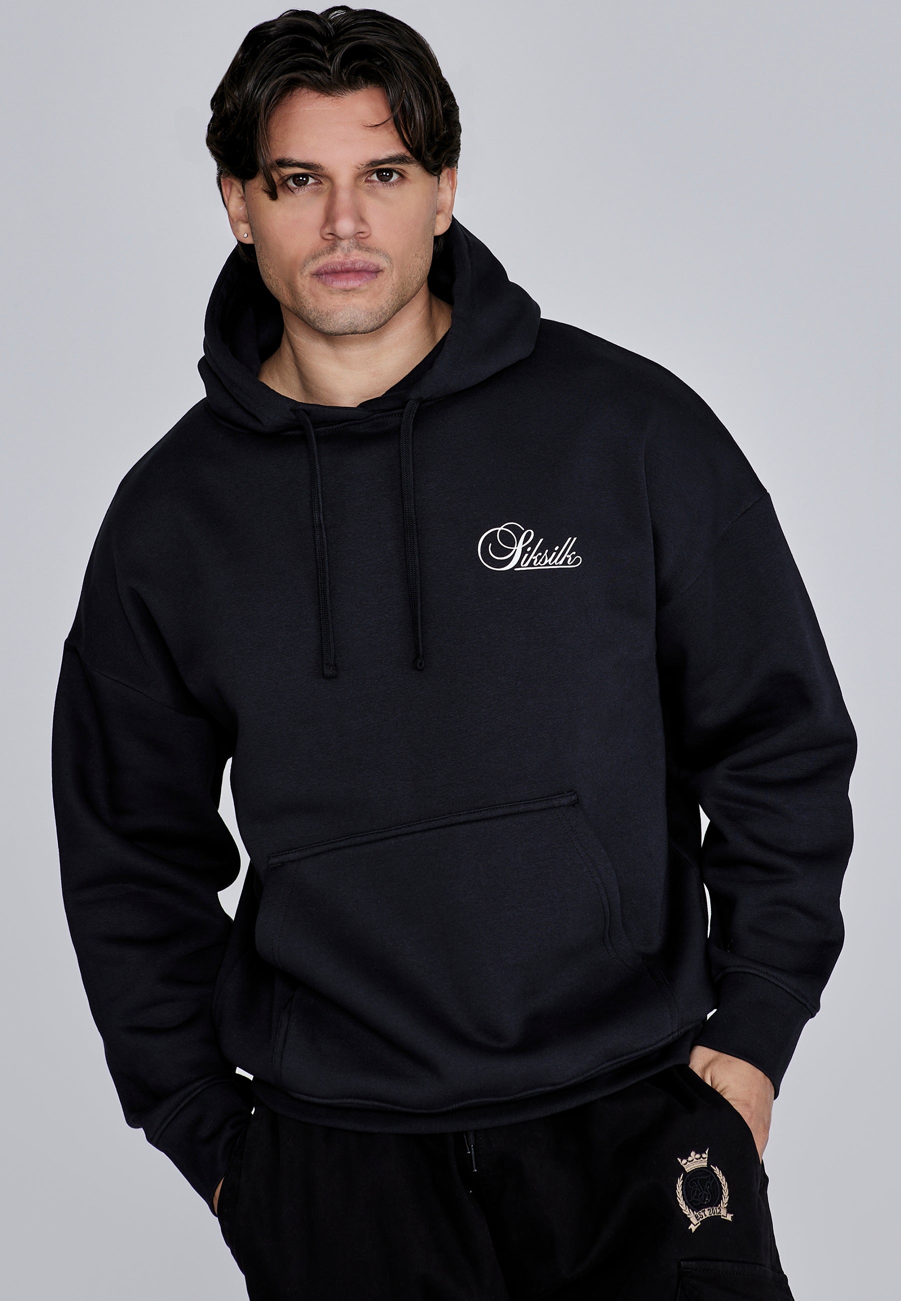 Essentials Hoodie in Black Sweat à capuche SikSilk