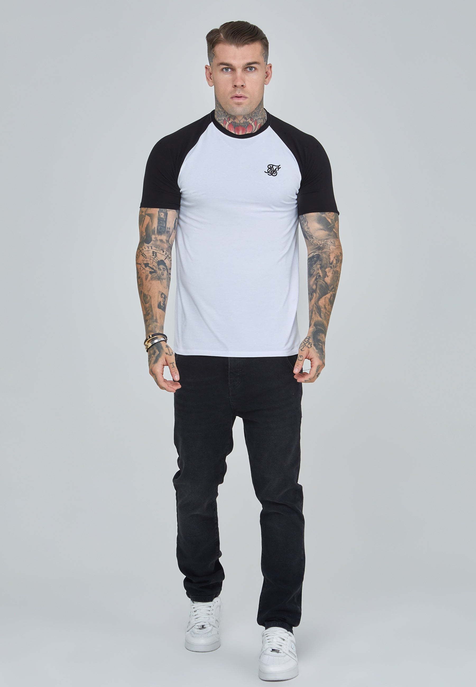 T-shirt raglan en blanc, noir T-shirts SikSilk