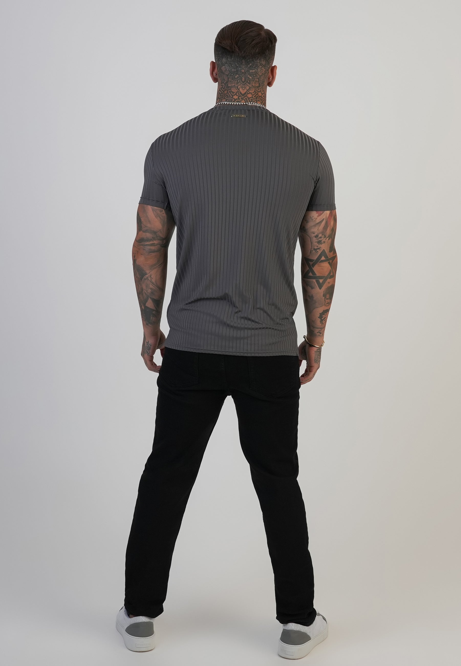 T-shirt Muscle Fit en marron foncé T-shirts SikSilk
