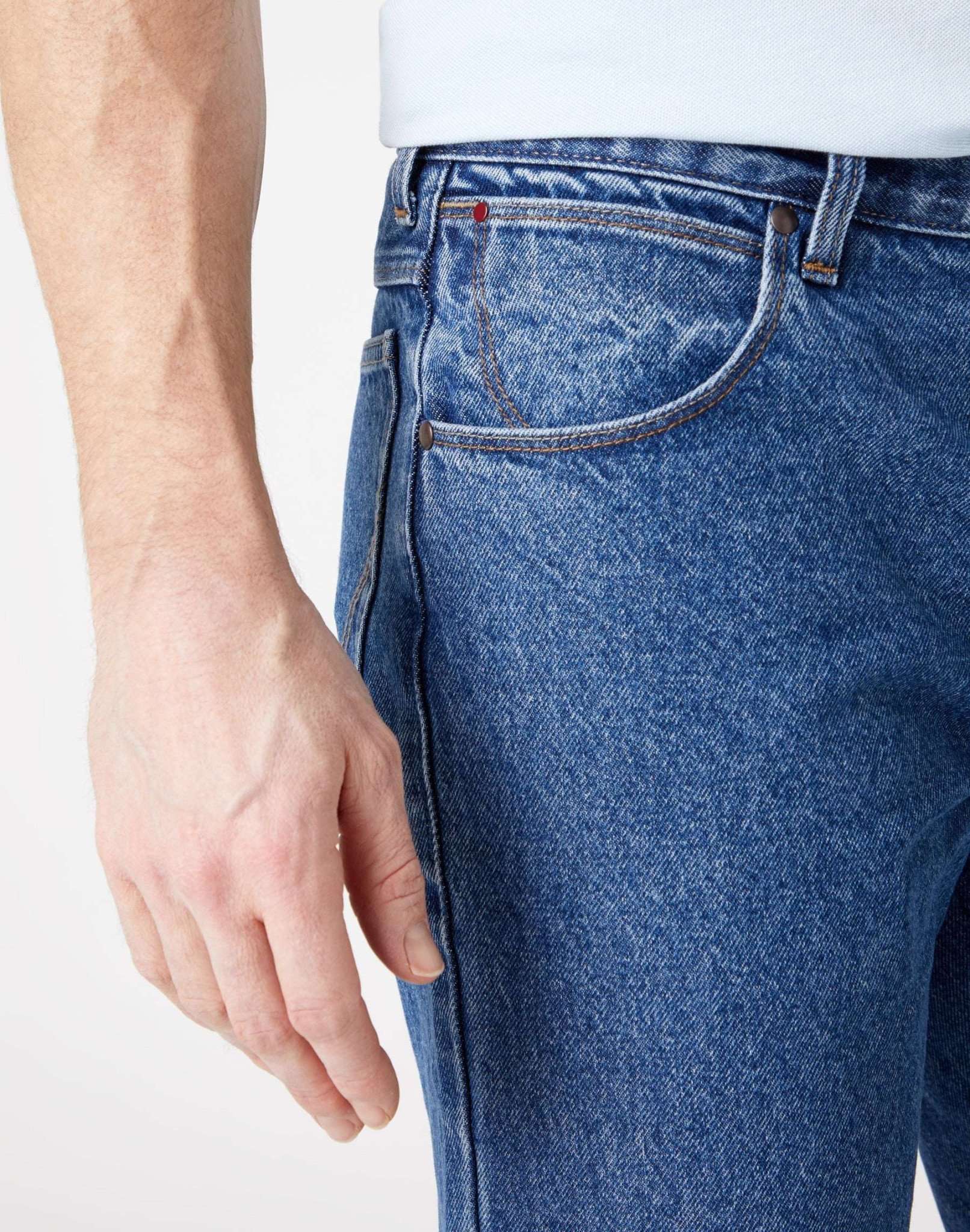 Straight Non Stretch en jeans moyennement stonewash Wrangler