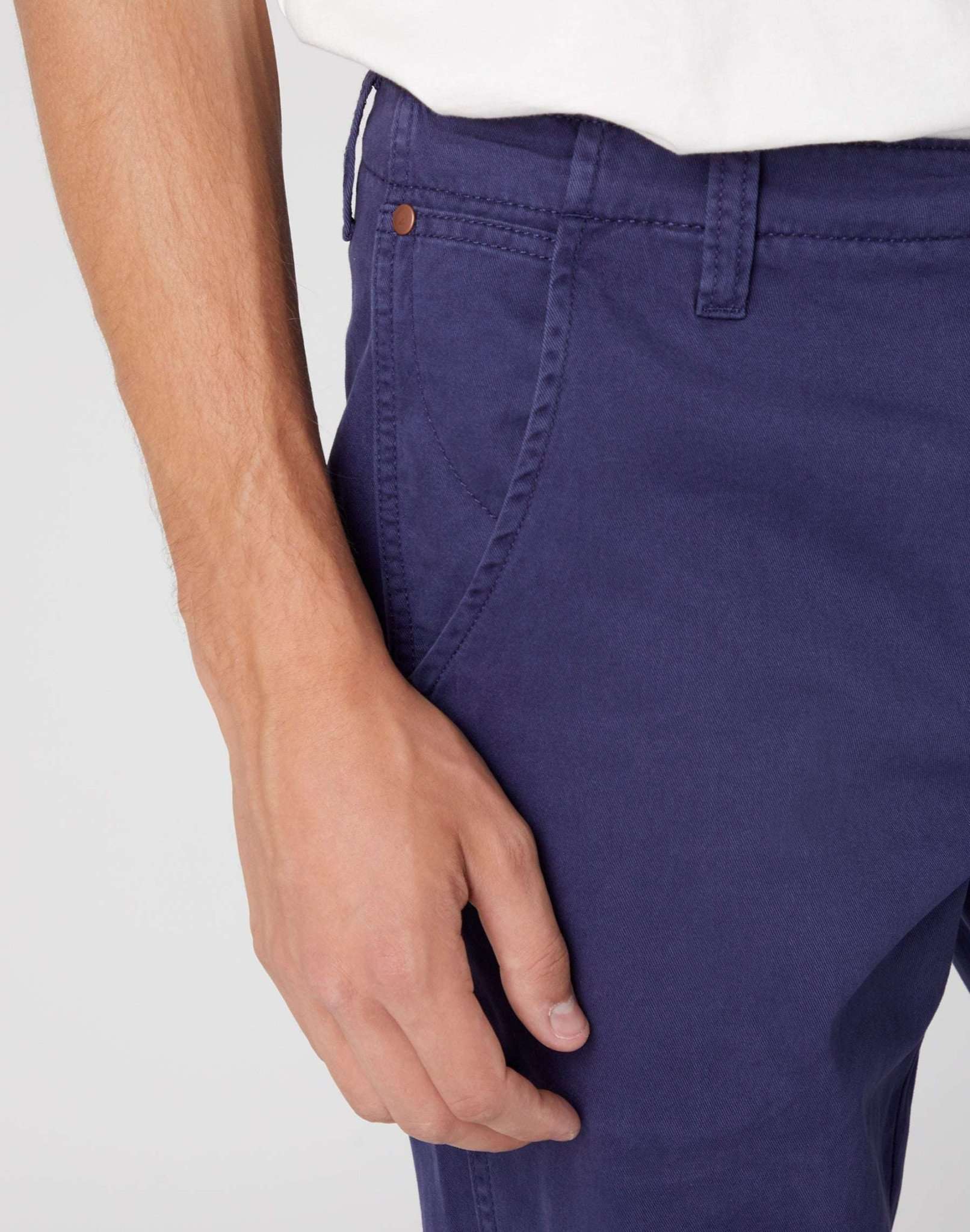 Casey Jones Chino in Eclipse Pantalon Wrangler