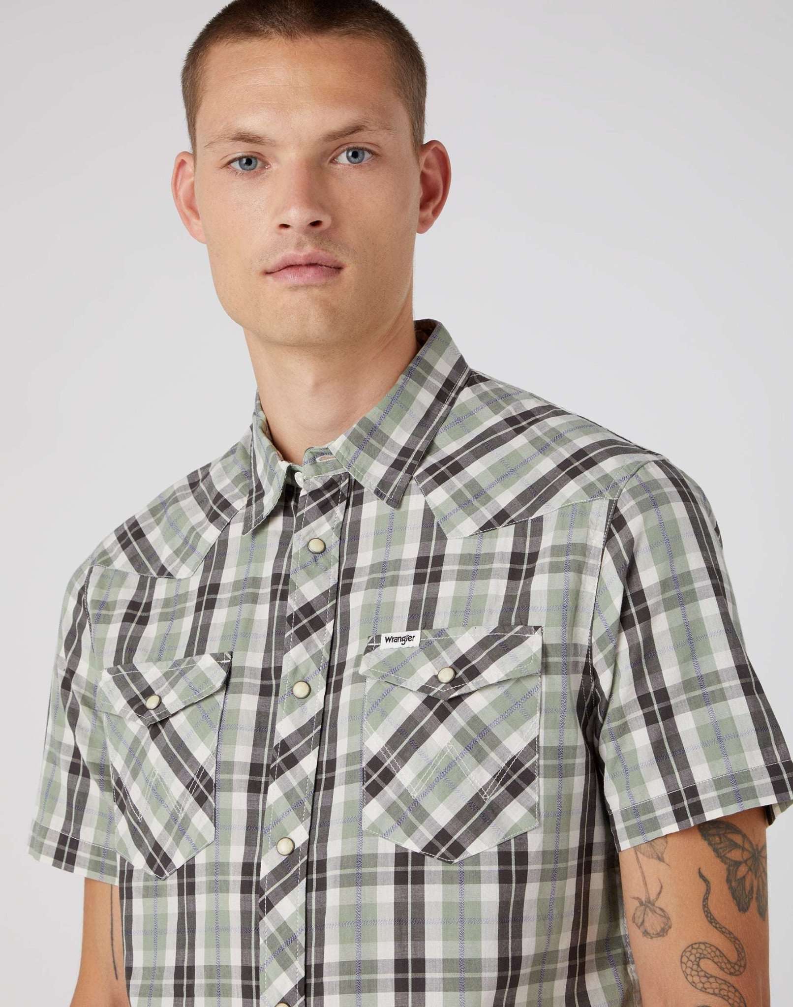Manches courtes Western Shirt in Black Chemises Wrangler