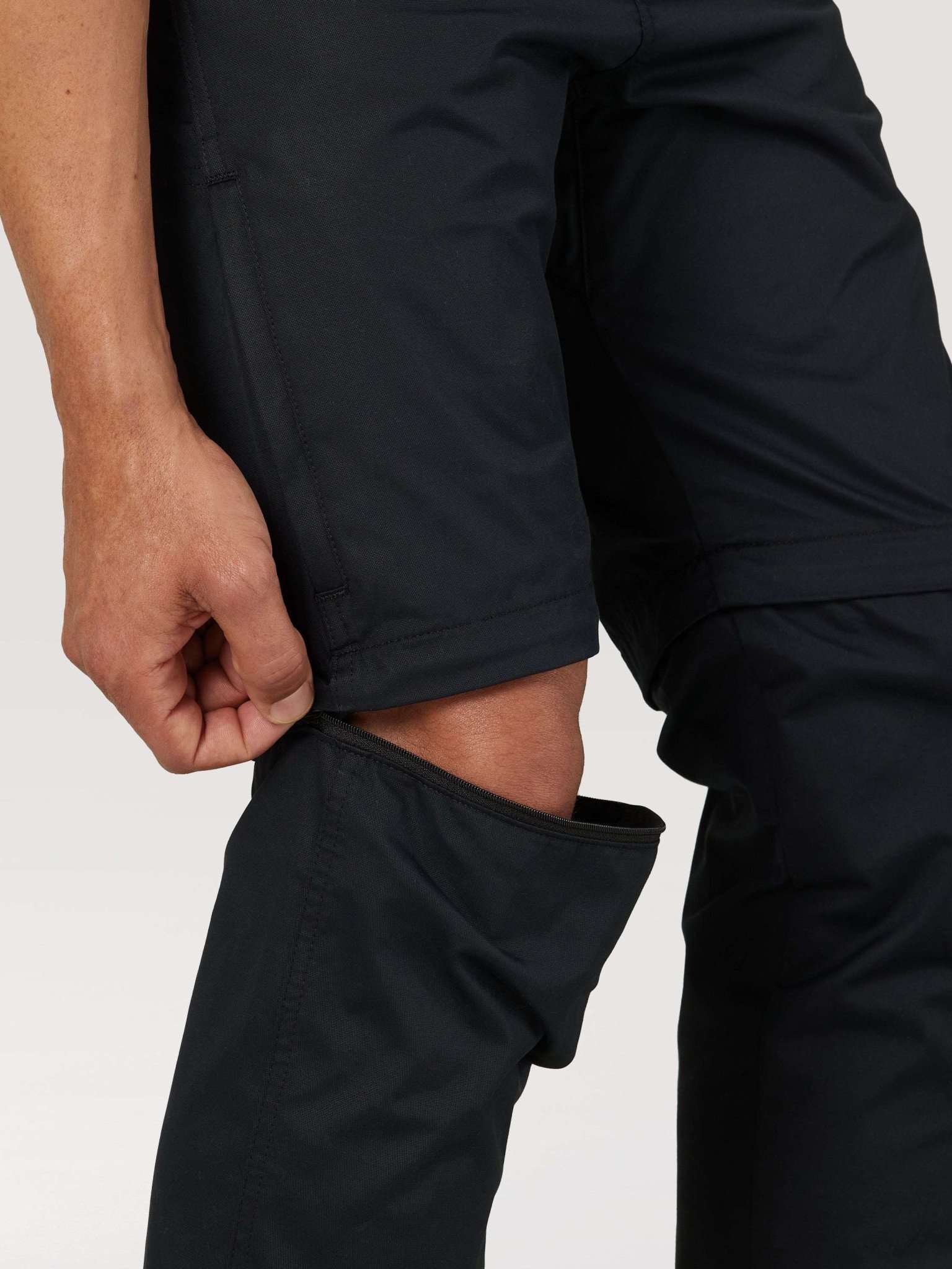 All Terrain Gear Packable Zipoff Cargo in Black Pantalon Wrangler
