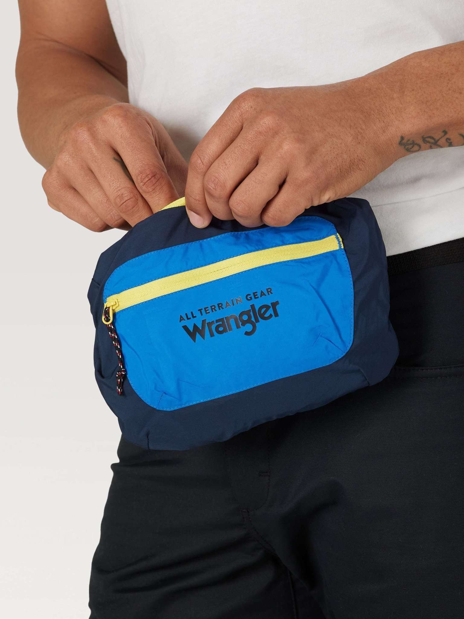 All Terrain Gear Packable Zipoff Cargo in Black Pantalon Wrangler