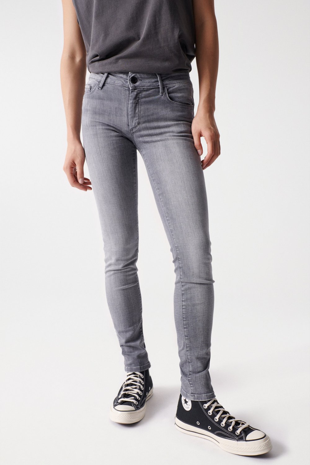 Jeans Wonder Skinny Push-Up en gris foncé Salsa Jeans