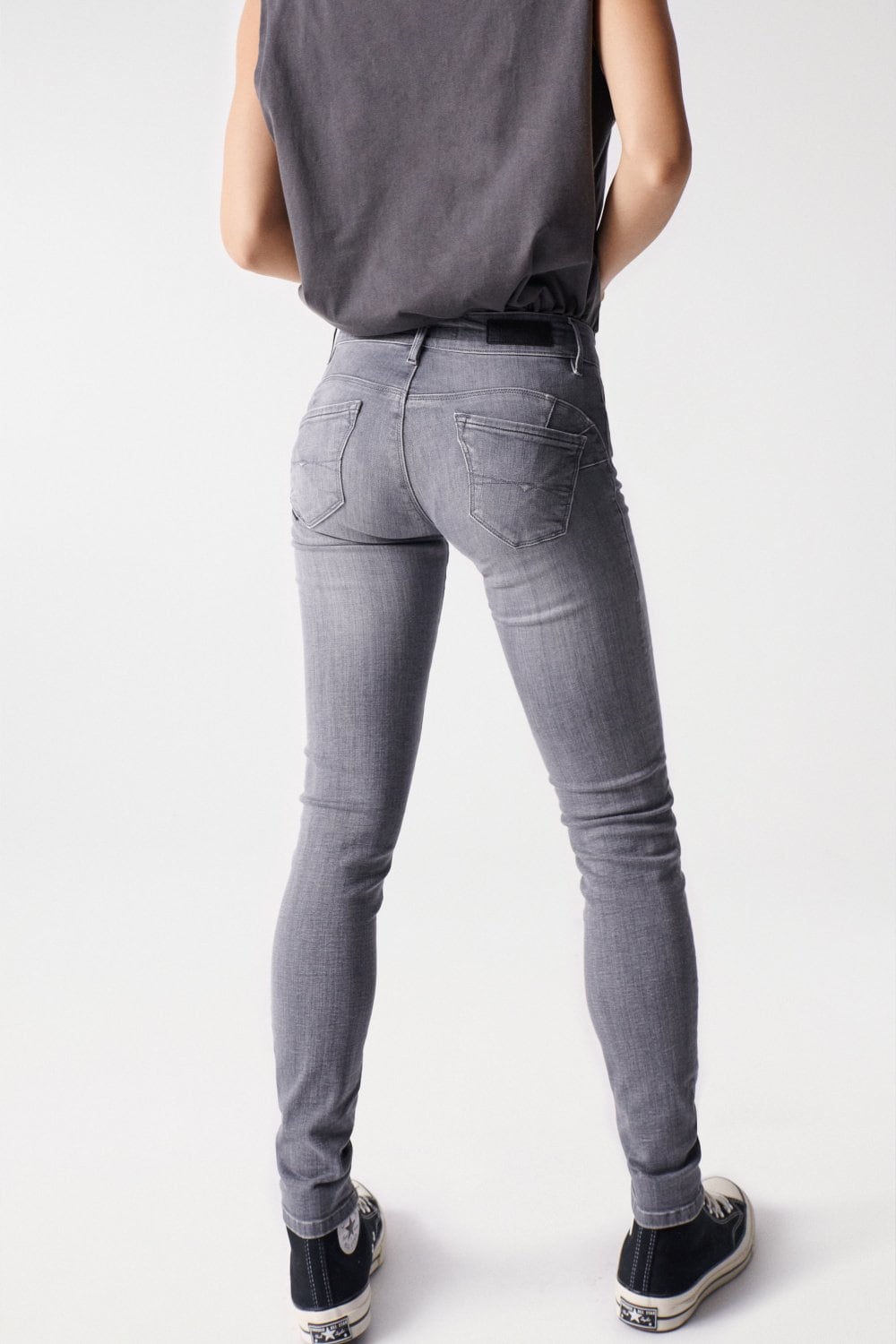 Jeans Wonder Skinny Push-Up en gris foncé Salsa Jeans