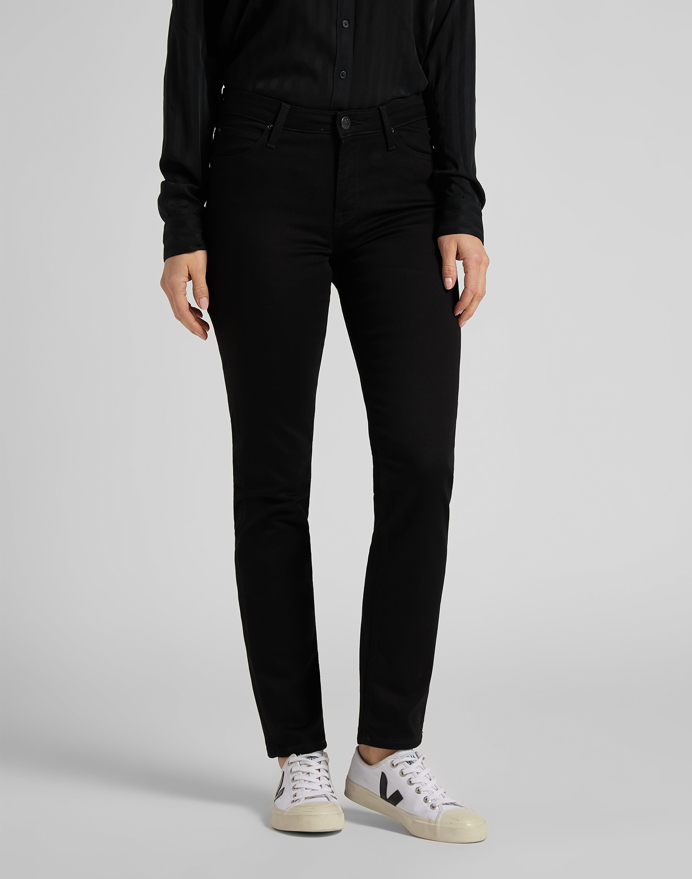 Elly en jean noir rincé Lee