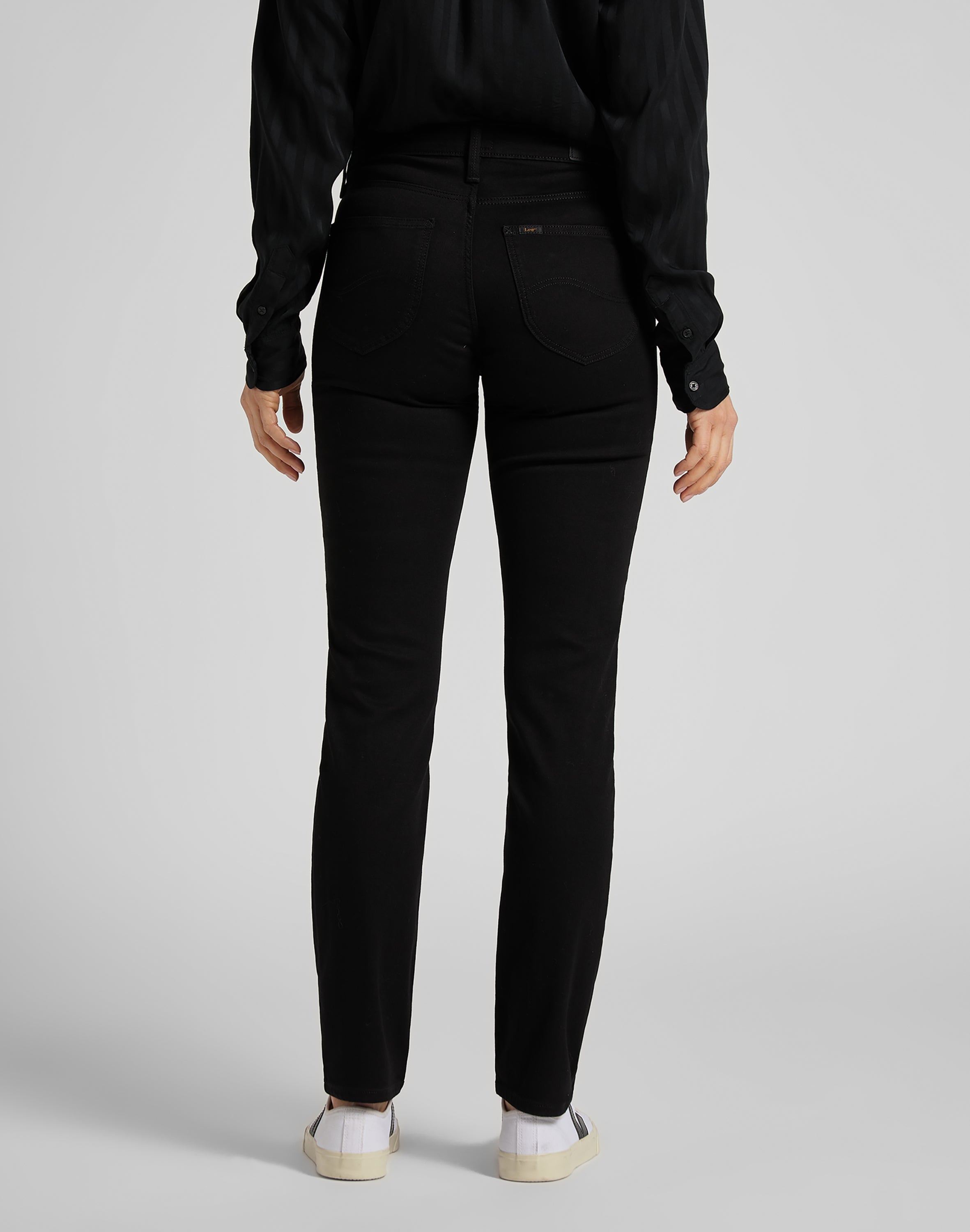Elly en jean noir rincé Lee