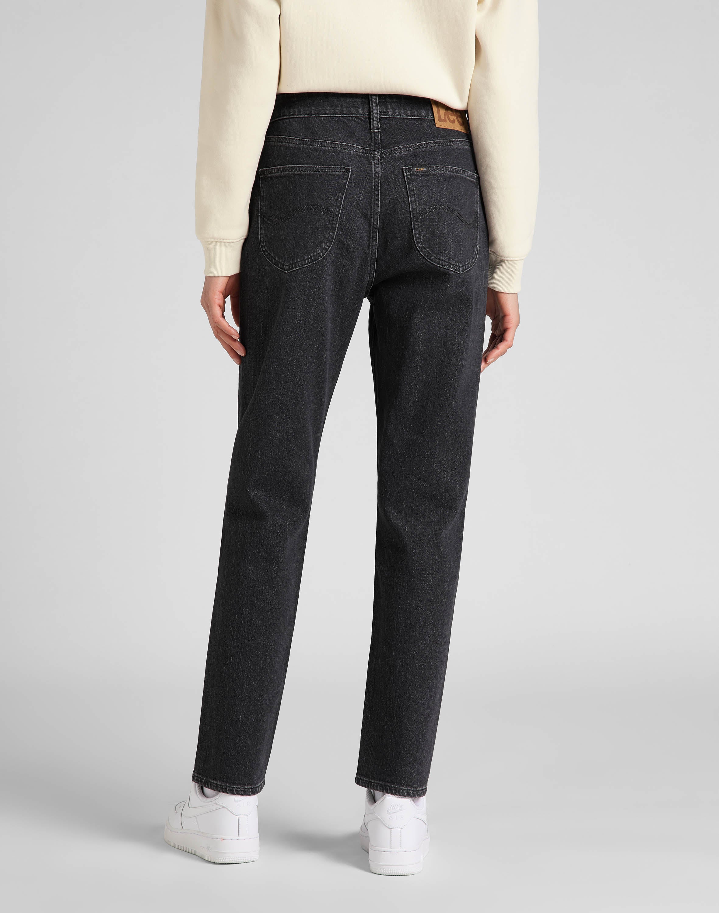 Carol en jeans jupe Lee