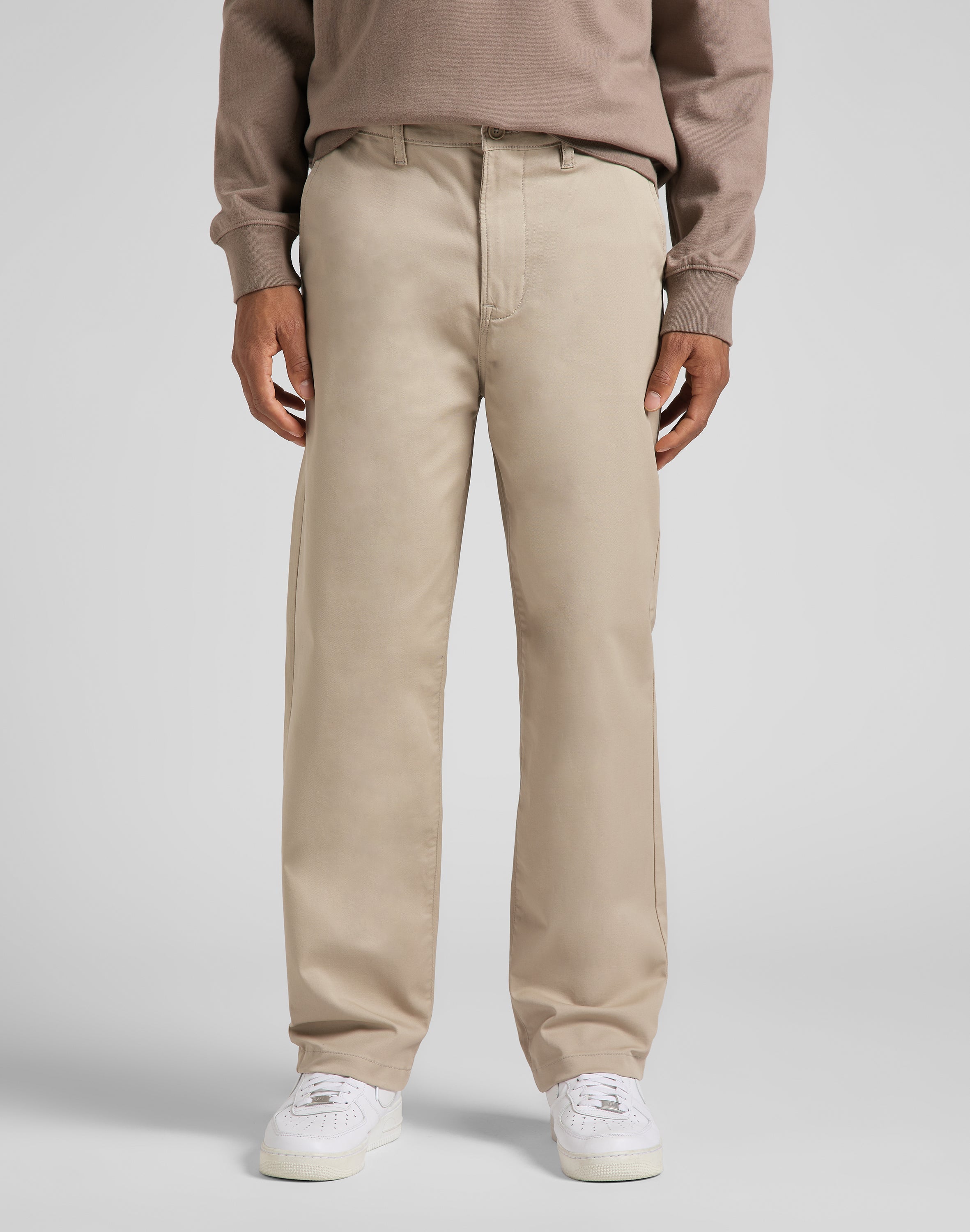 Relaxed Chino in Stone Pantalon Lee