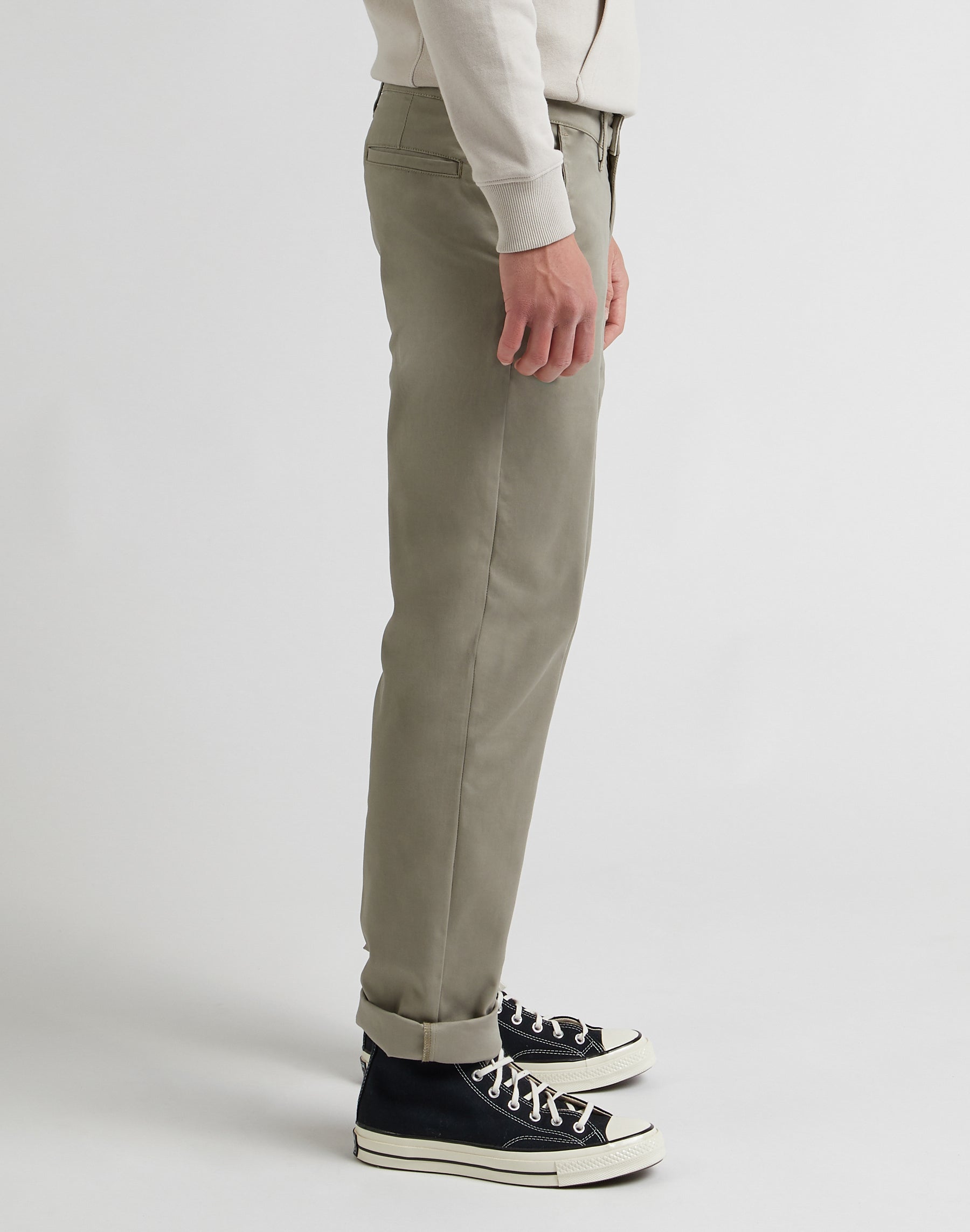 Regular Chino in Mushroom Pantalon Lee