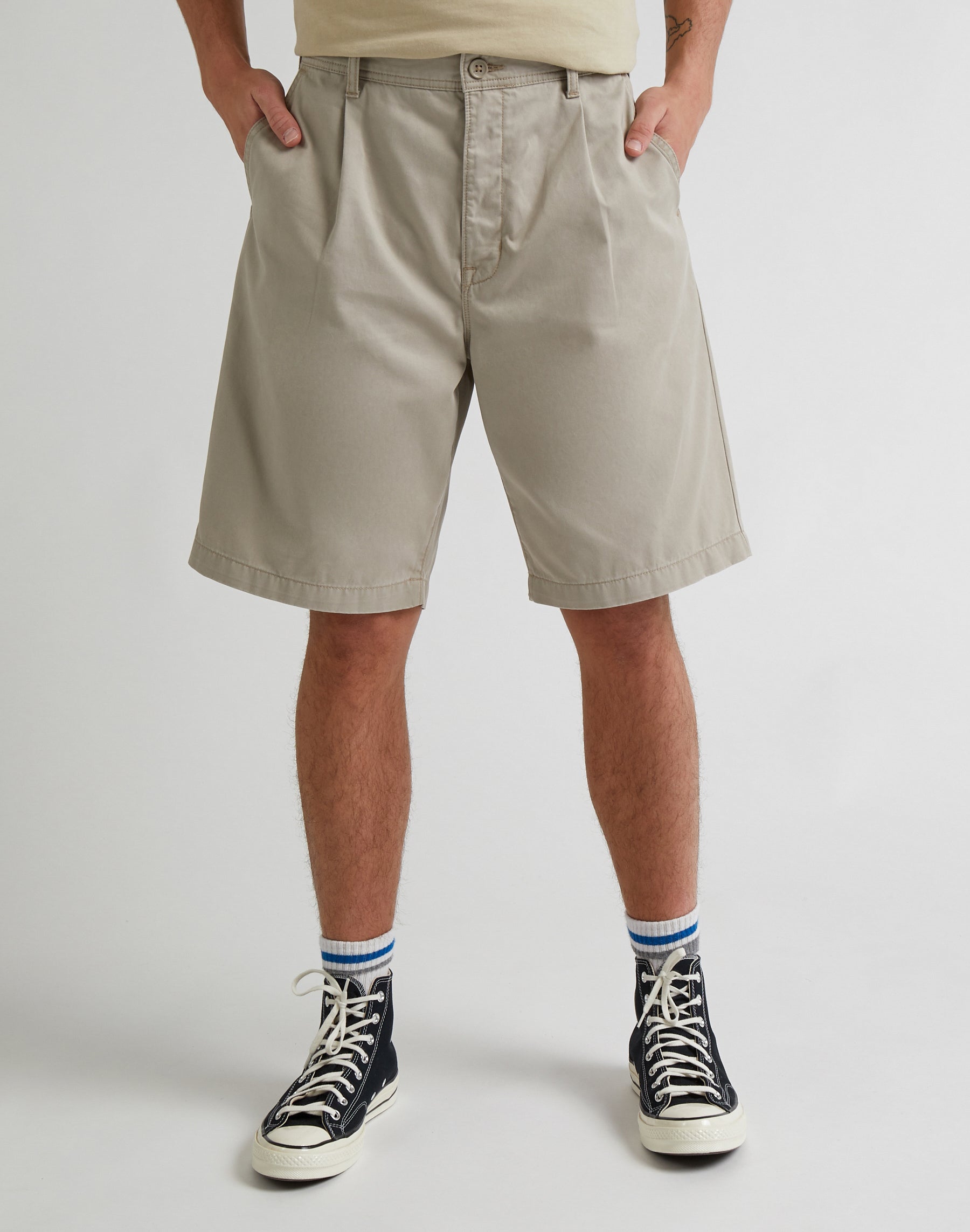 Short chino plissé en stone short Lee