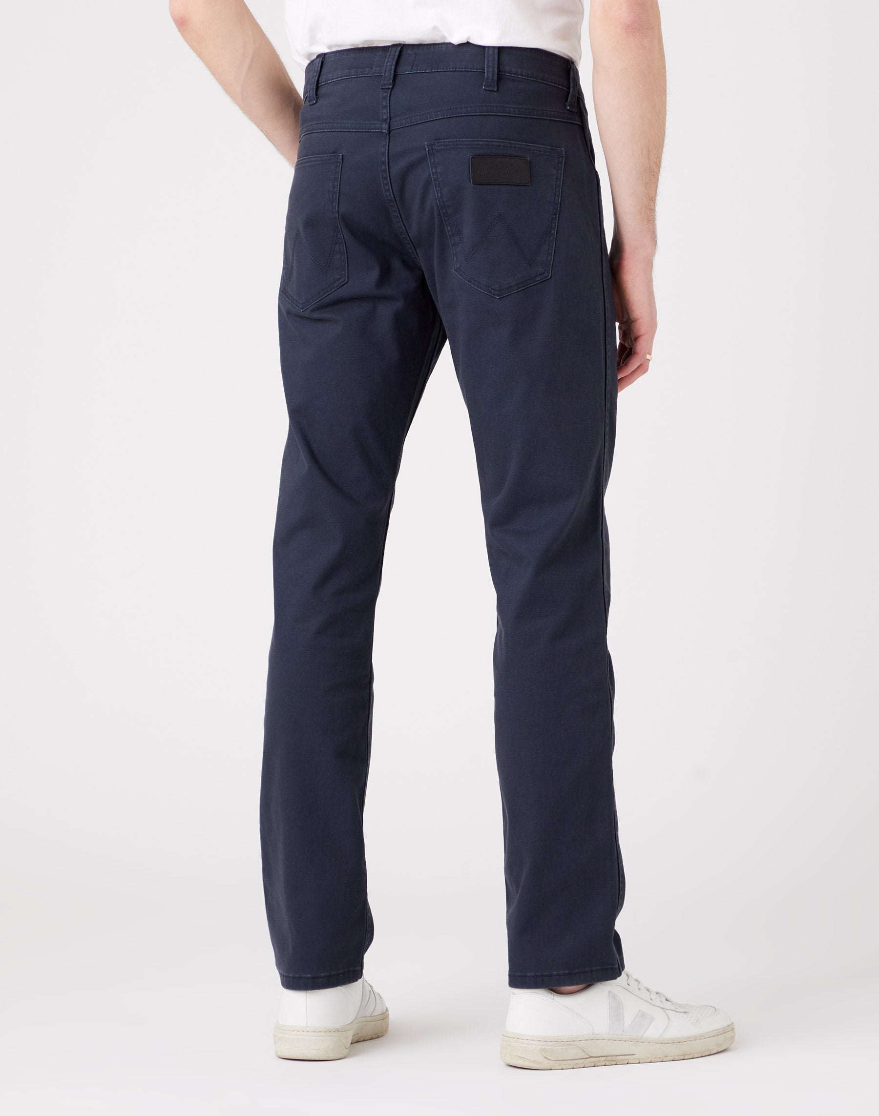 Greensboro Low Stretch in Dark Navy Pantalon Wrangler