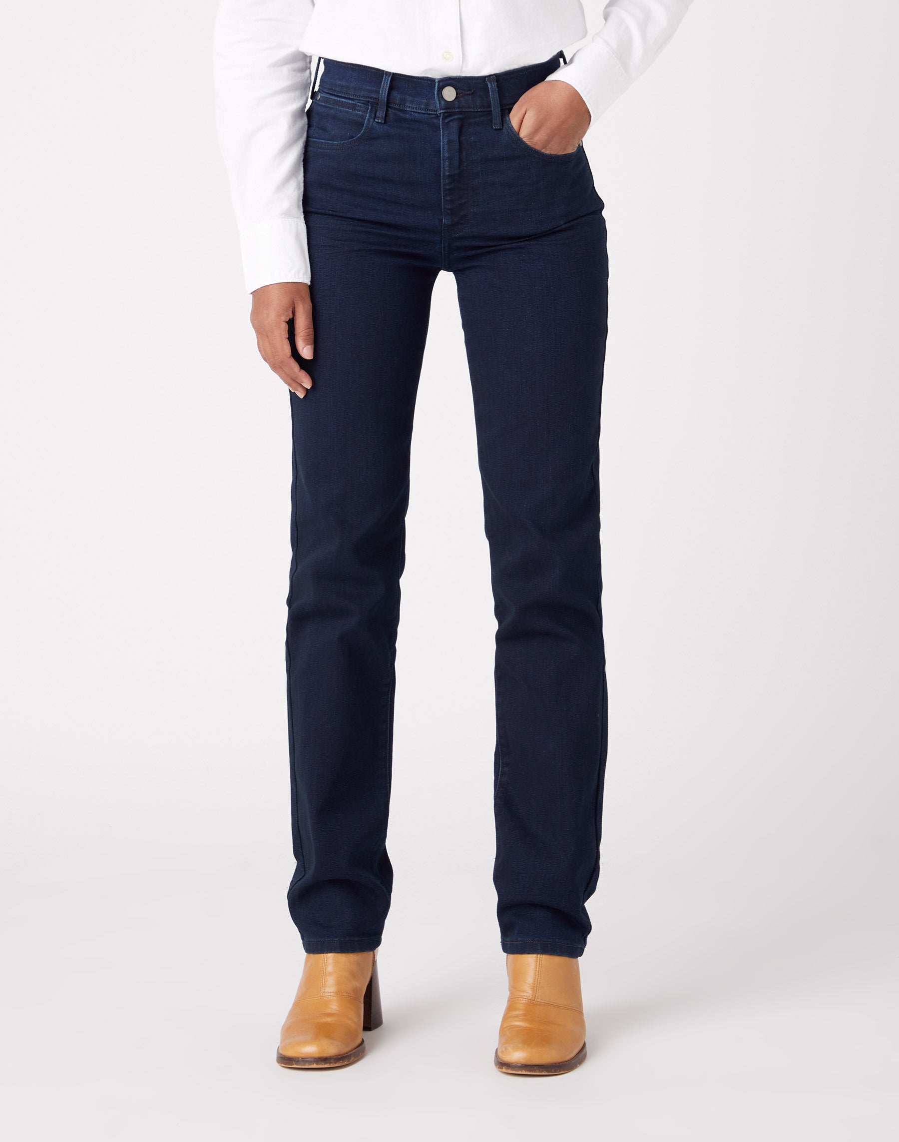 Straight in Blue Black Jeans Wrangler