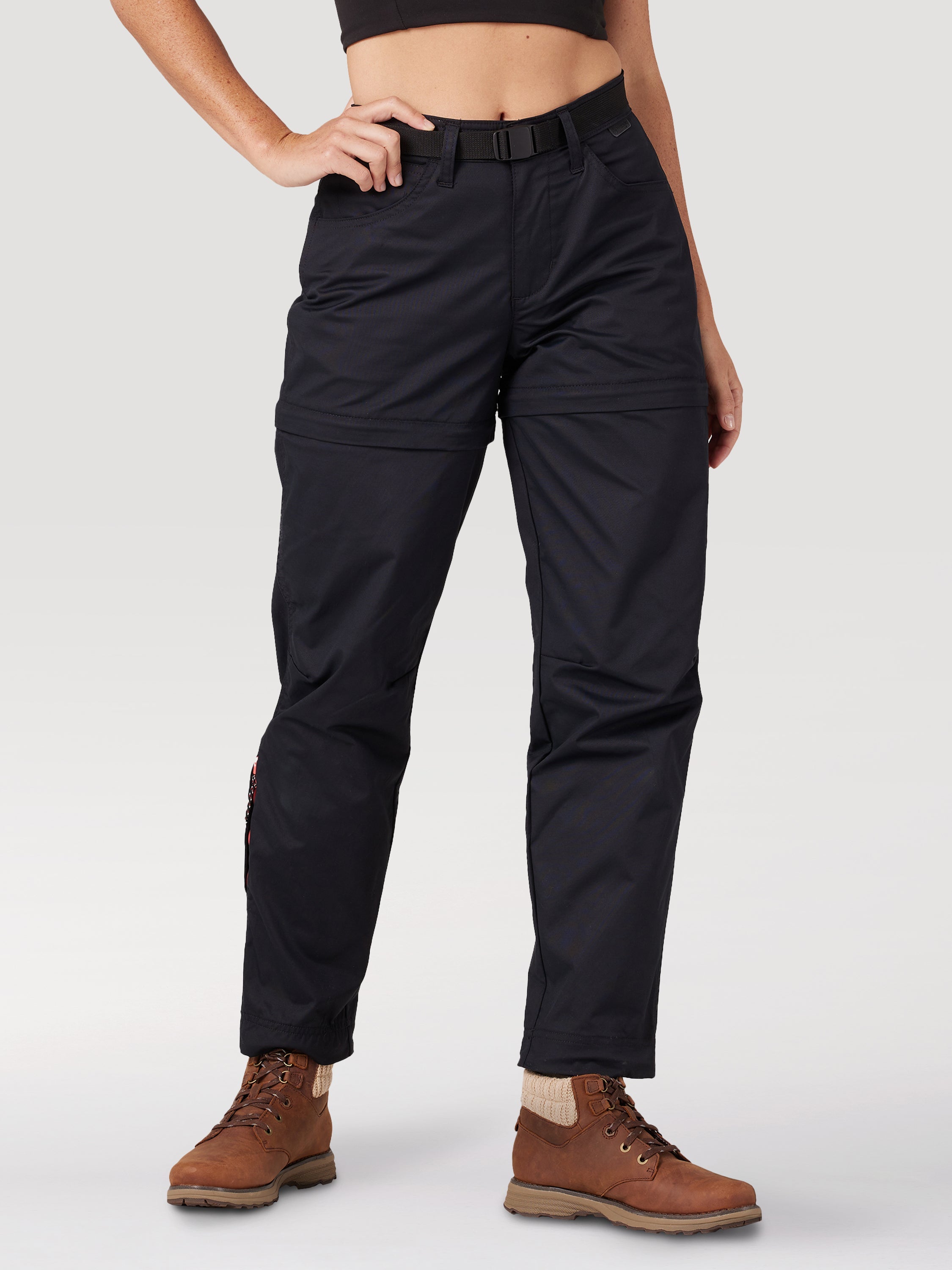 Packable Zipoff Pant in Black Pantalon Wrangler