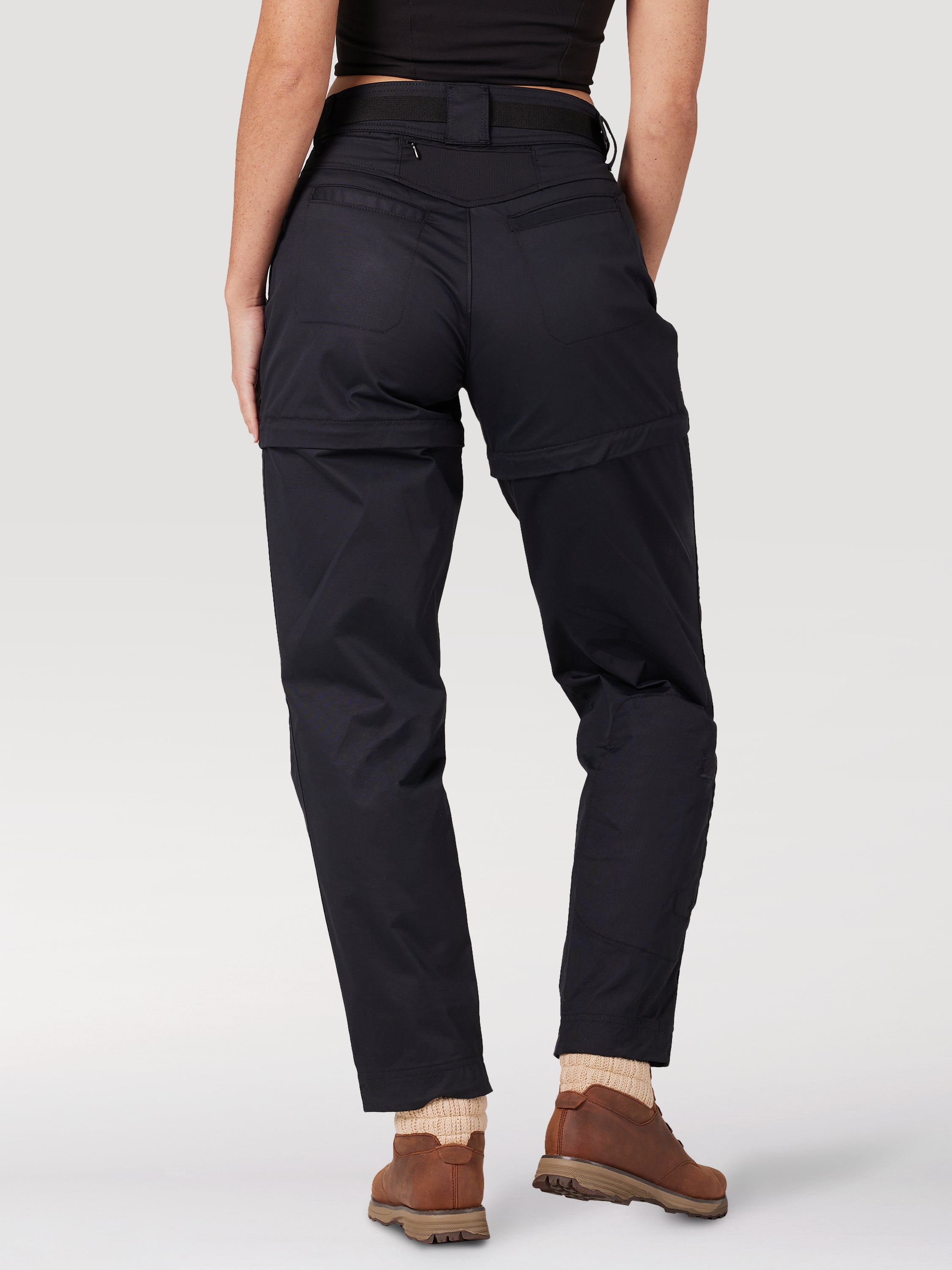 Packable Zipoff Pant in Black Pantalon Wrangler
