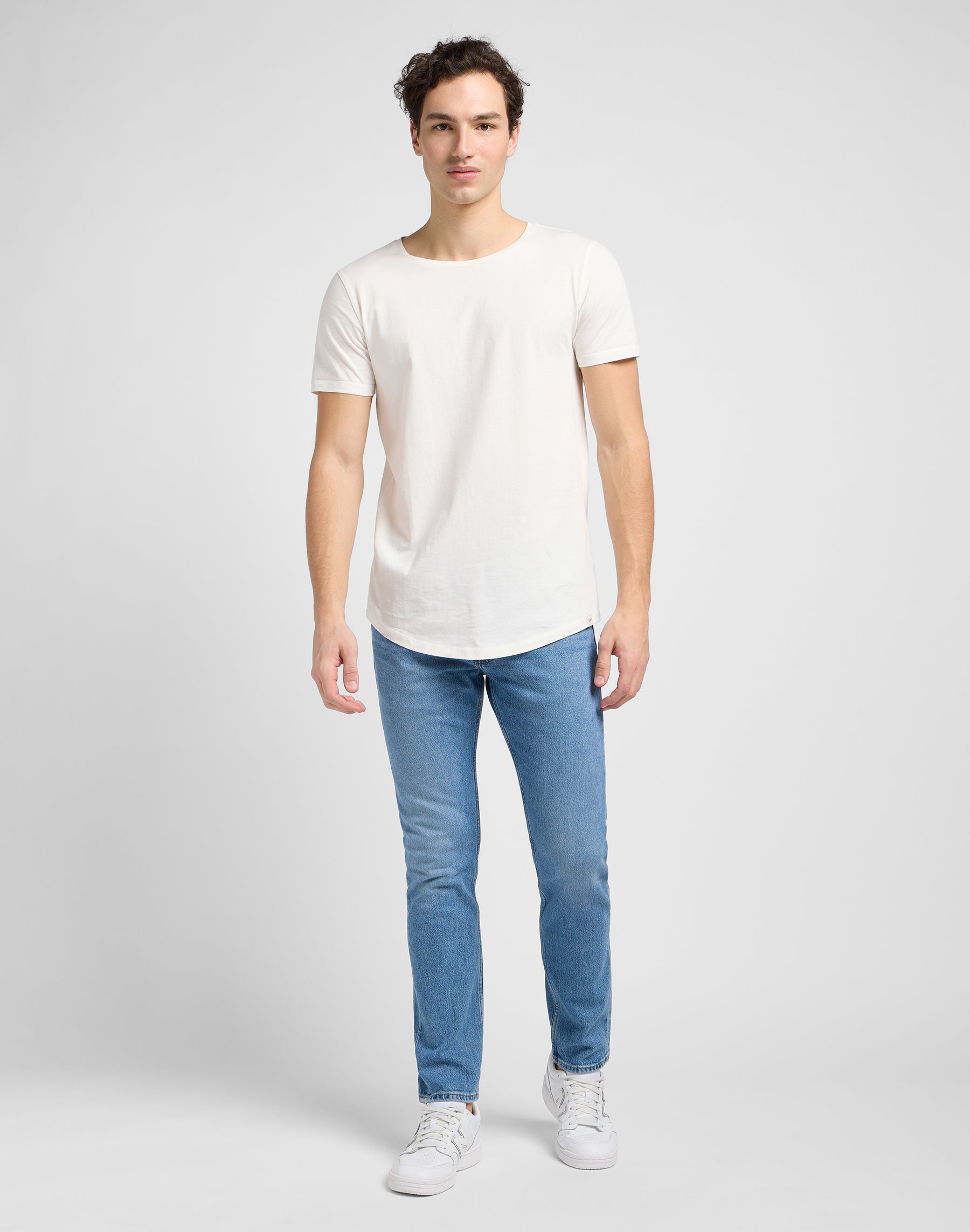 Shaped Tee dans Cloud Dancer T-shirts Lee