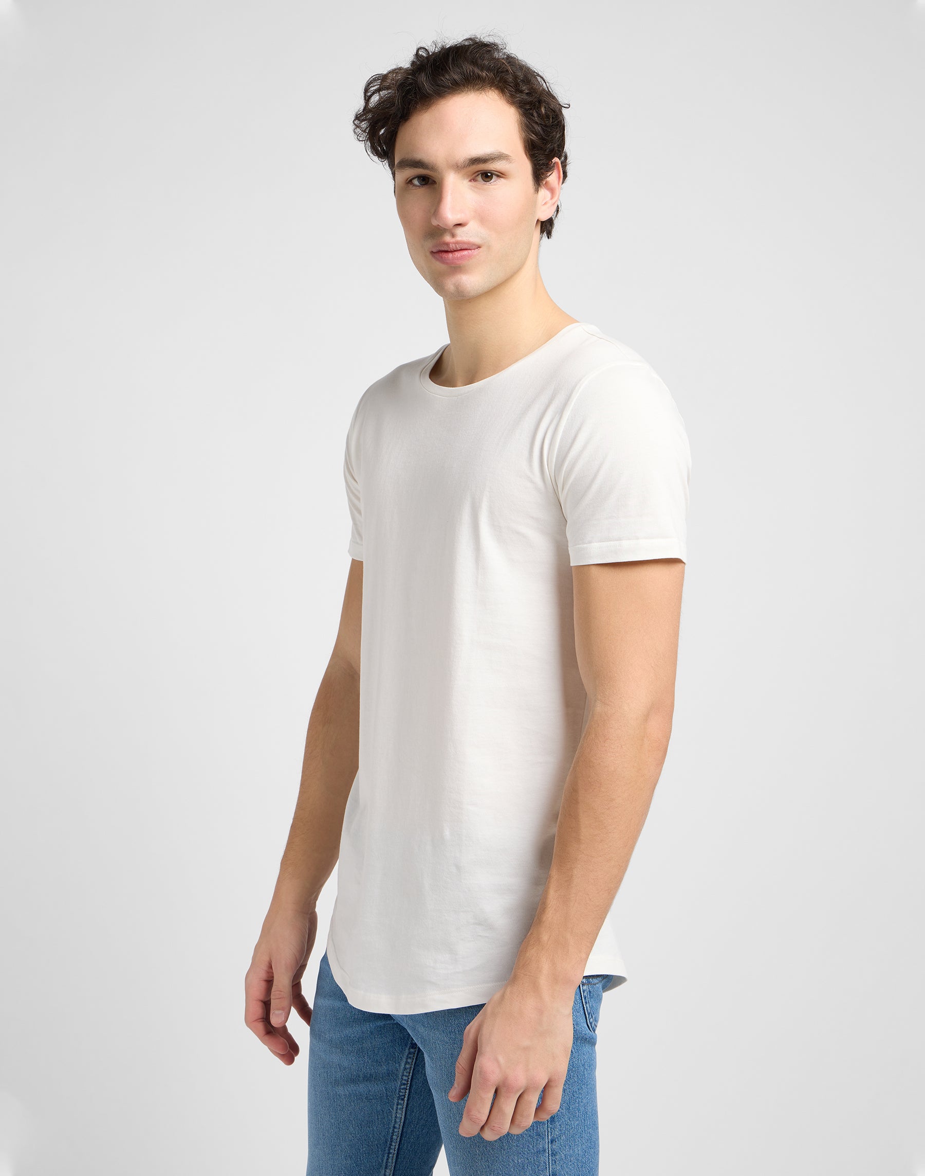Shaped Tee dans Cloud Dancer T-shirts Lee