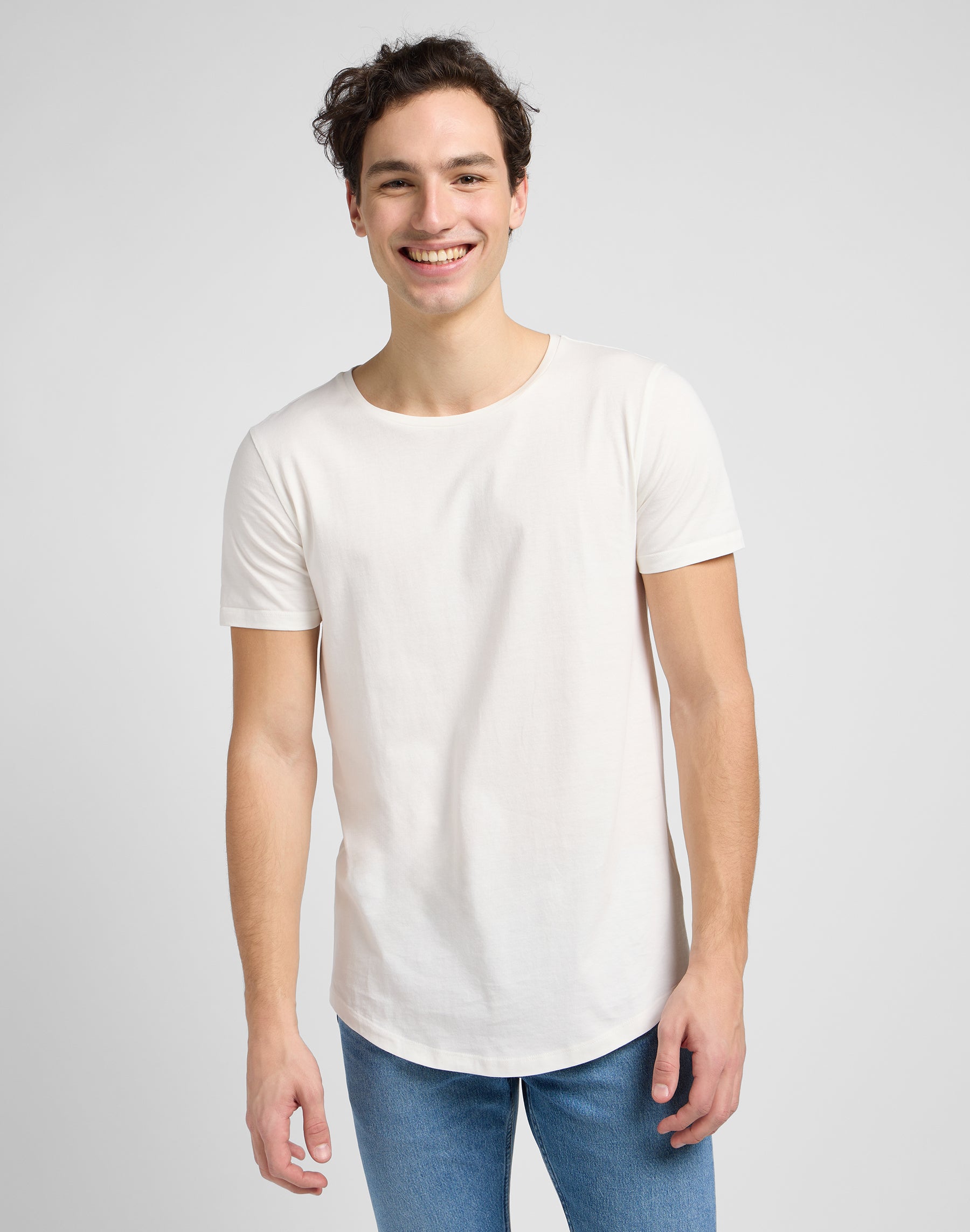 Shaped Tee dans Cloud Dancer T-shirts Lee