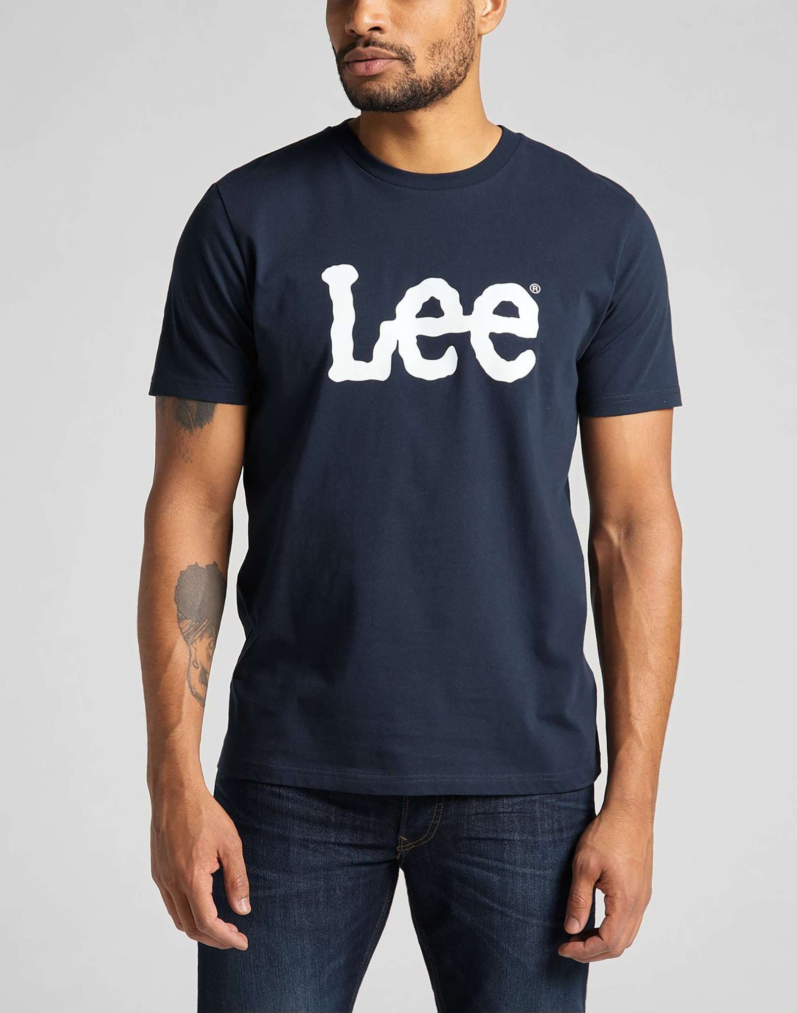 Tee Wobbly Logo en bleu marine T-shirts Lee   