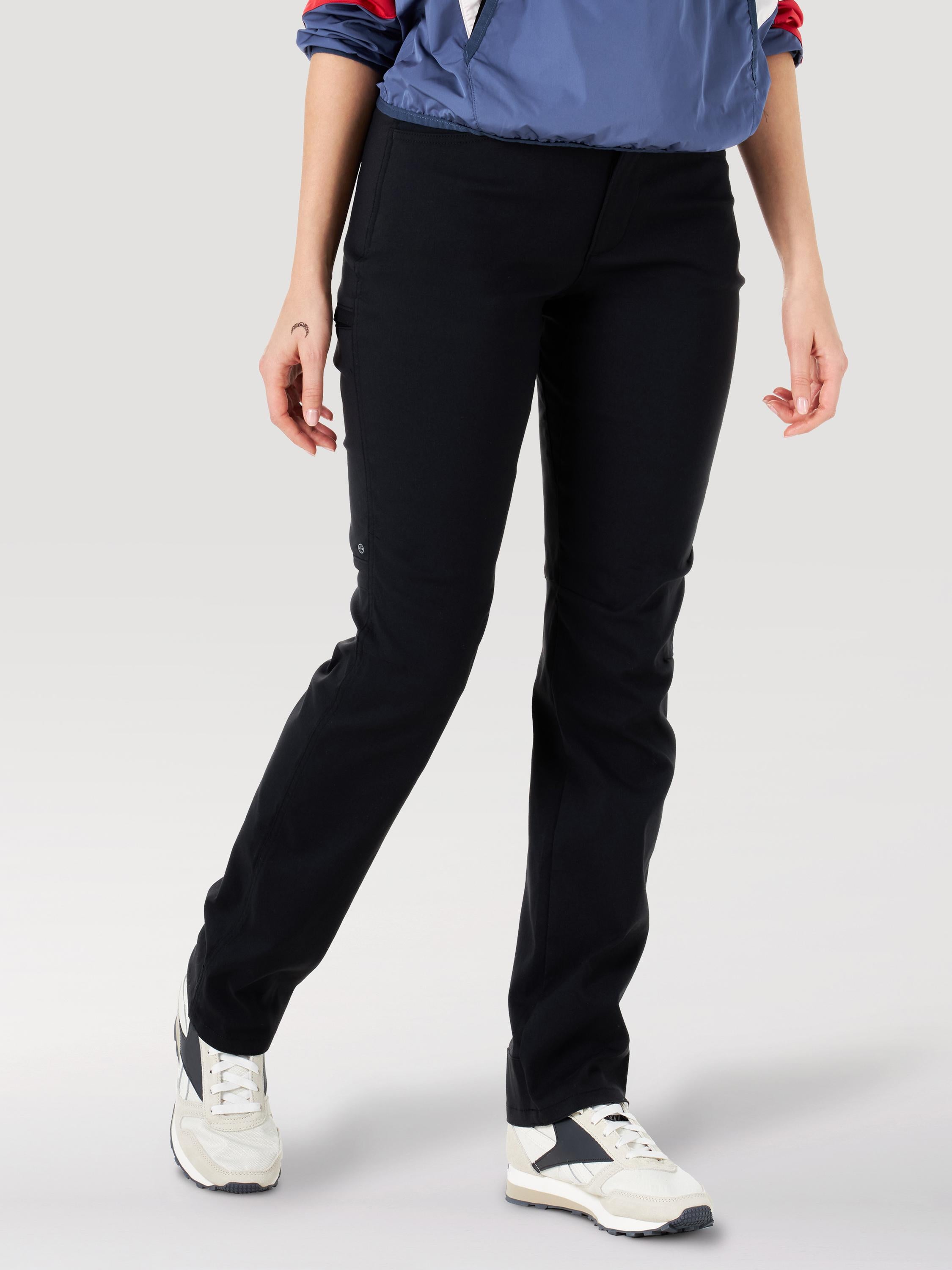 Slim Utility Pants in Black Pantalon Wrangler   