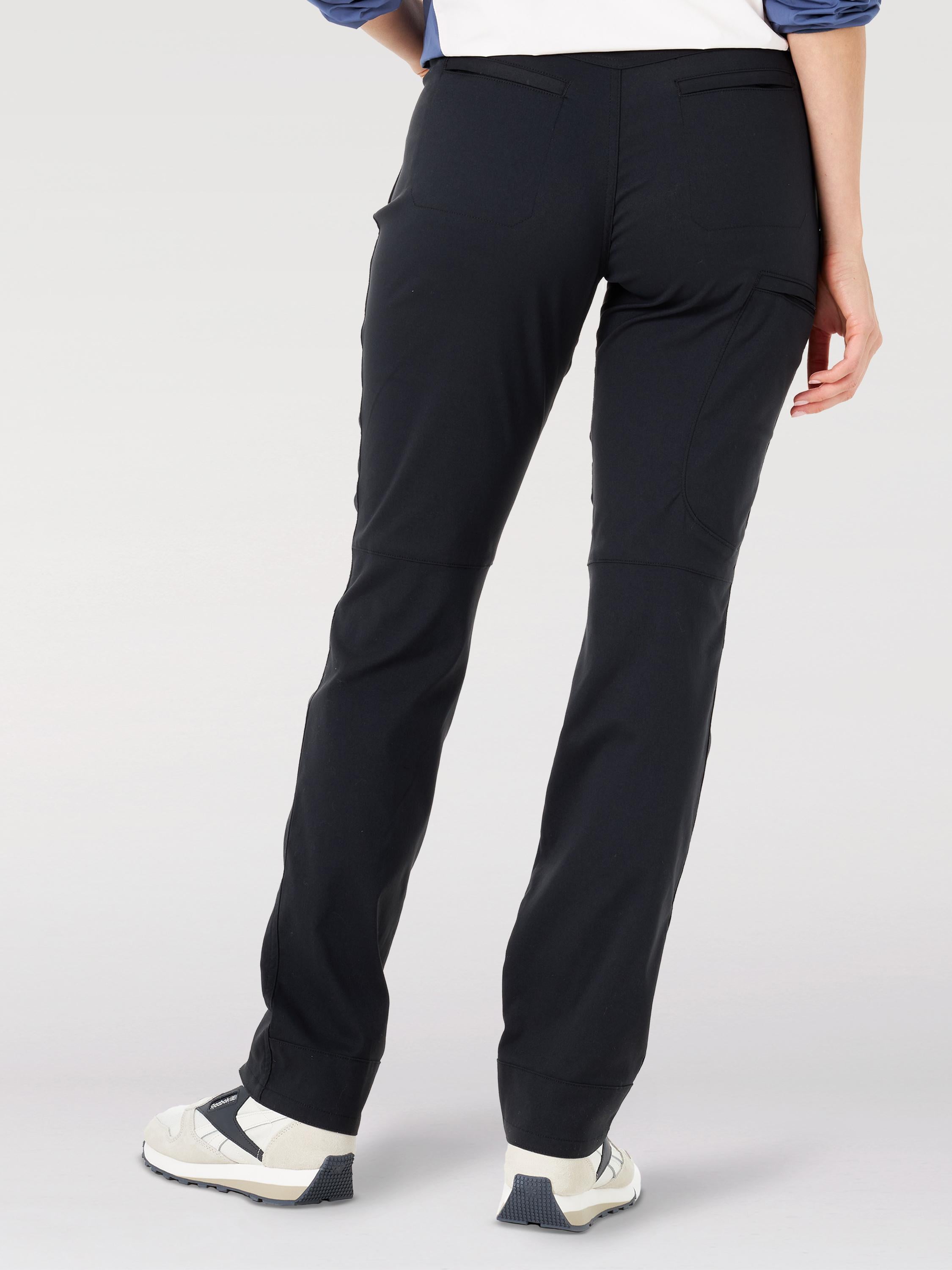 Slim Utility Pants in Black Pantalon Wrangler   