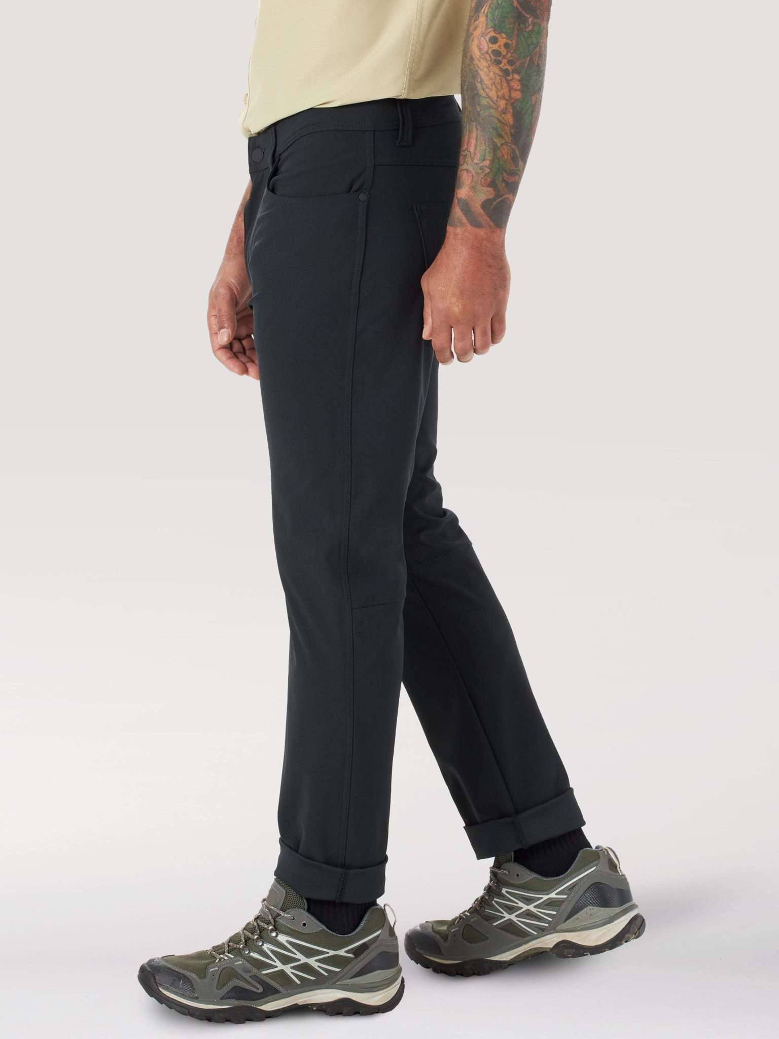 FWDS 5 Pocket Pantalon en noir Wrangler   