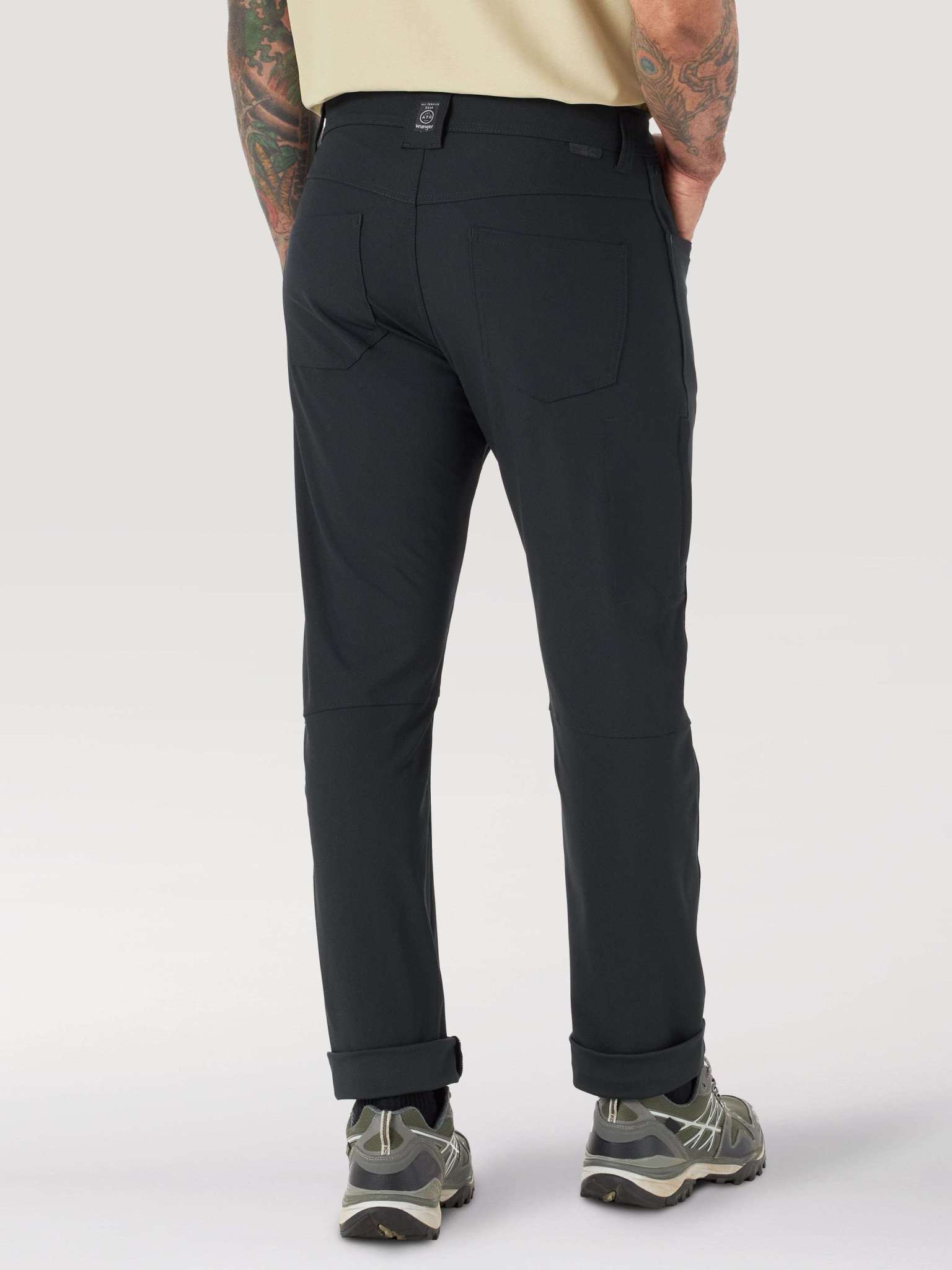 FWDS 5 Pocket Pantalon en noir Wrangler   