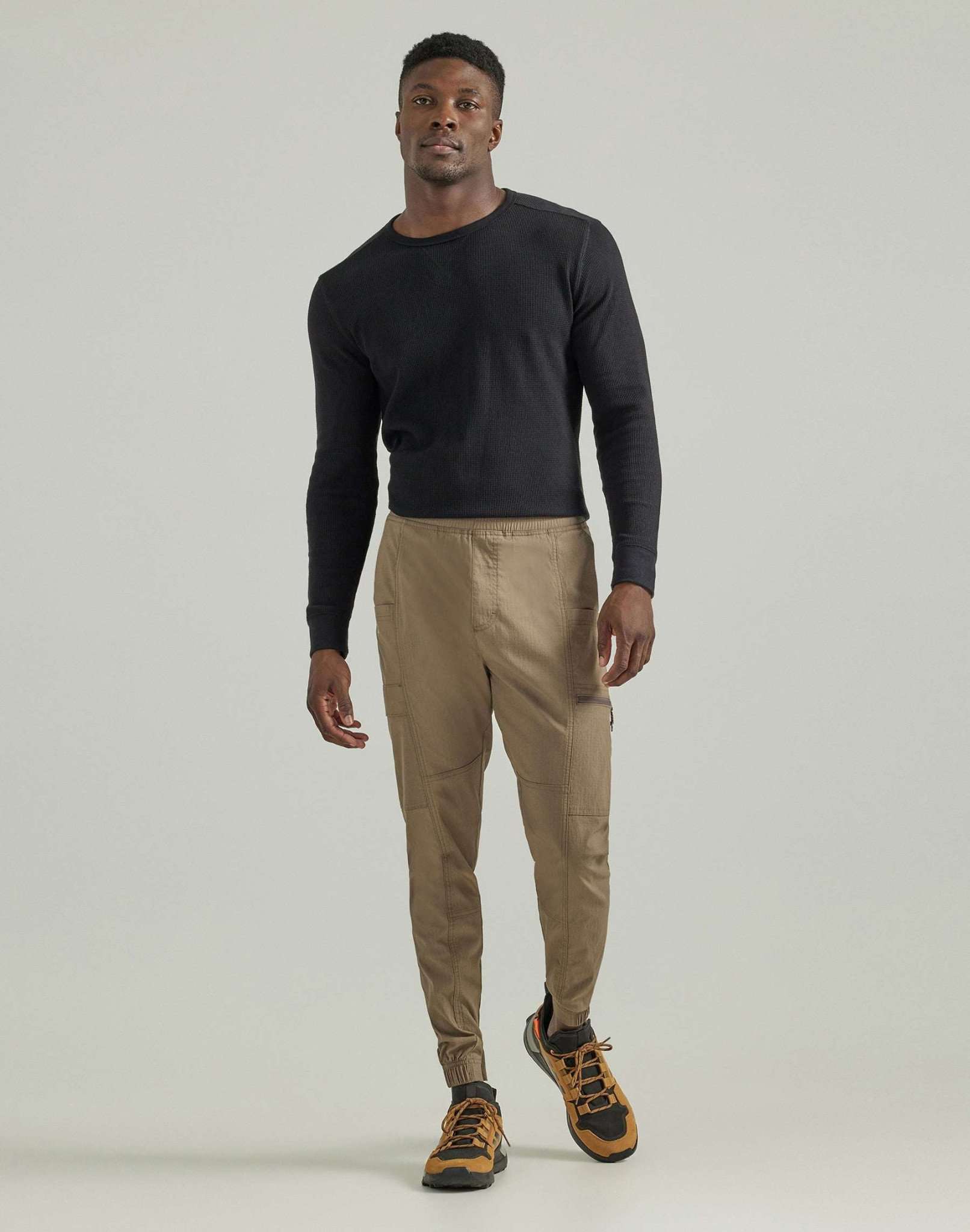 Pull On Tapered Pantalon en velours côtelé bungee Wrangler   