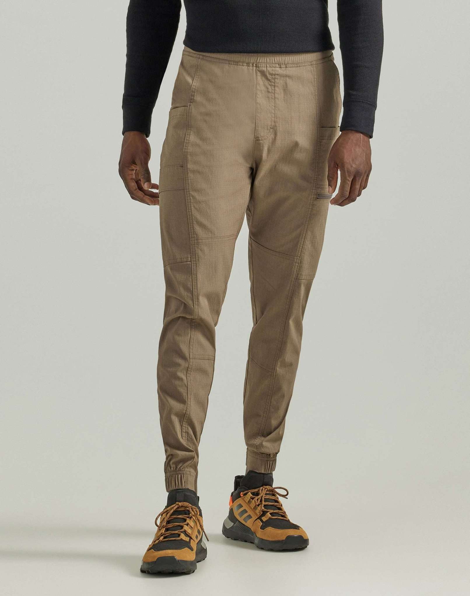 Pull On Tapered Pantalon en velours côtelé bungee Wrangler   