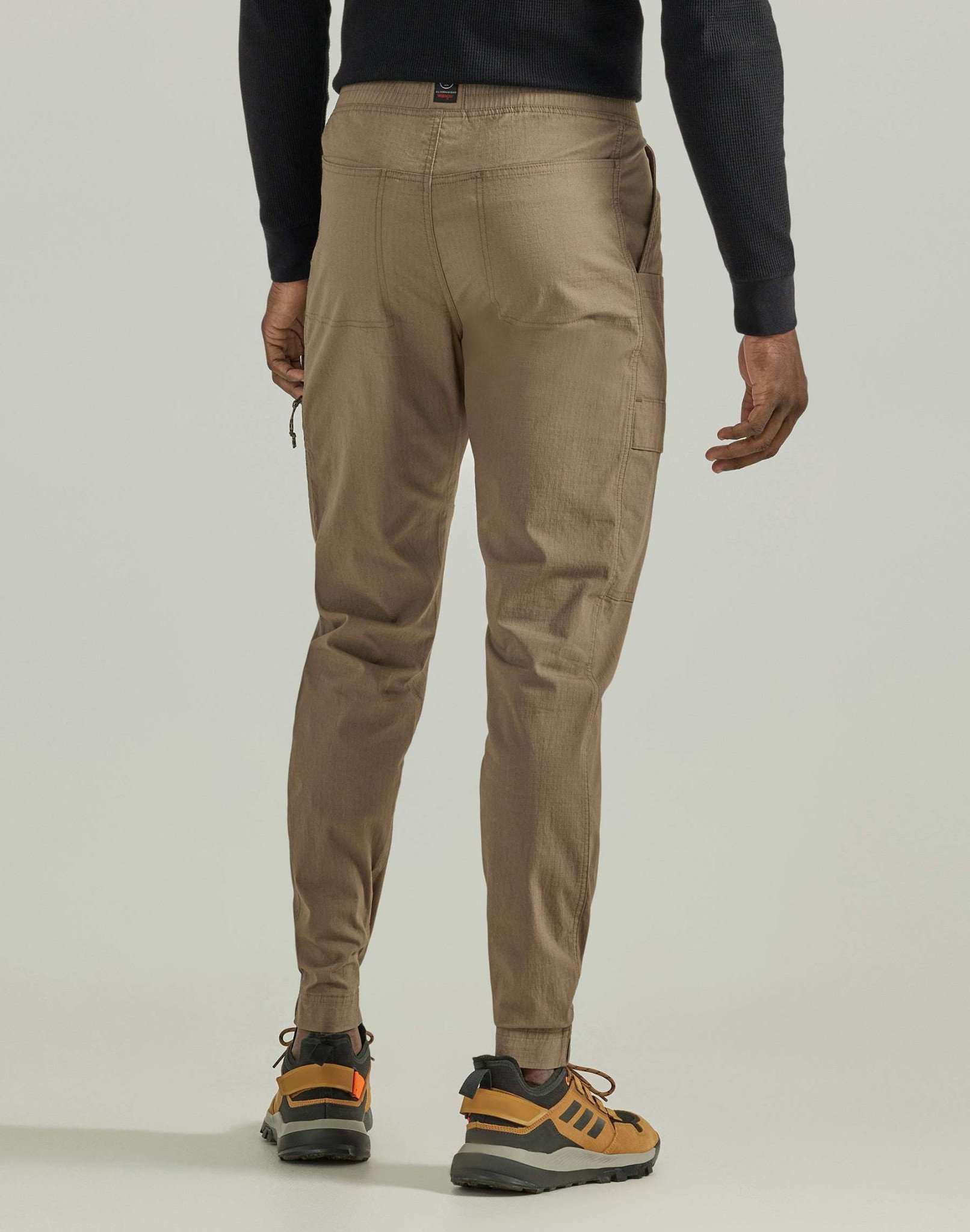 Pull On Tapered Pantalon en velours côtelé bungee Wrangler   