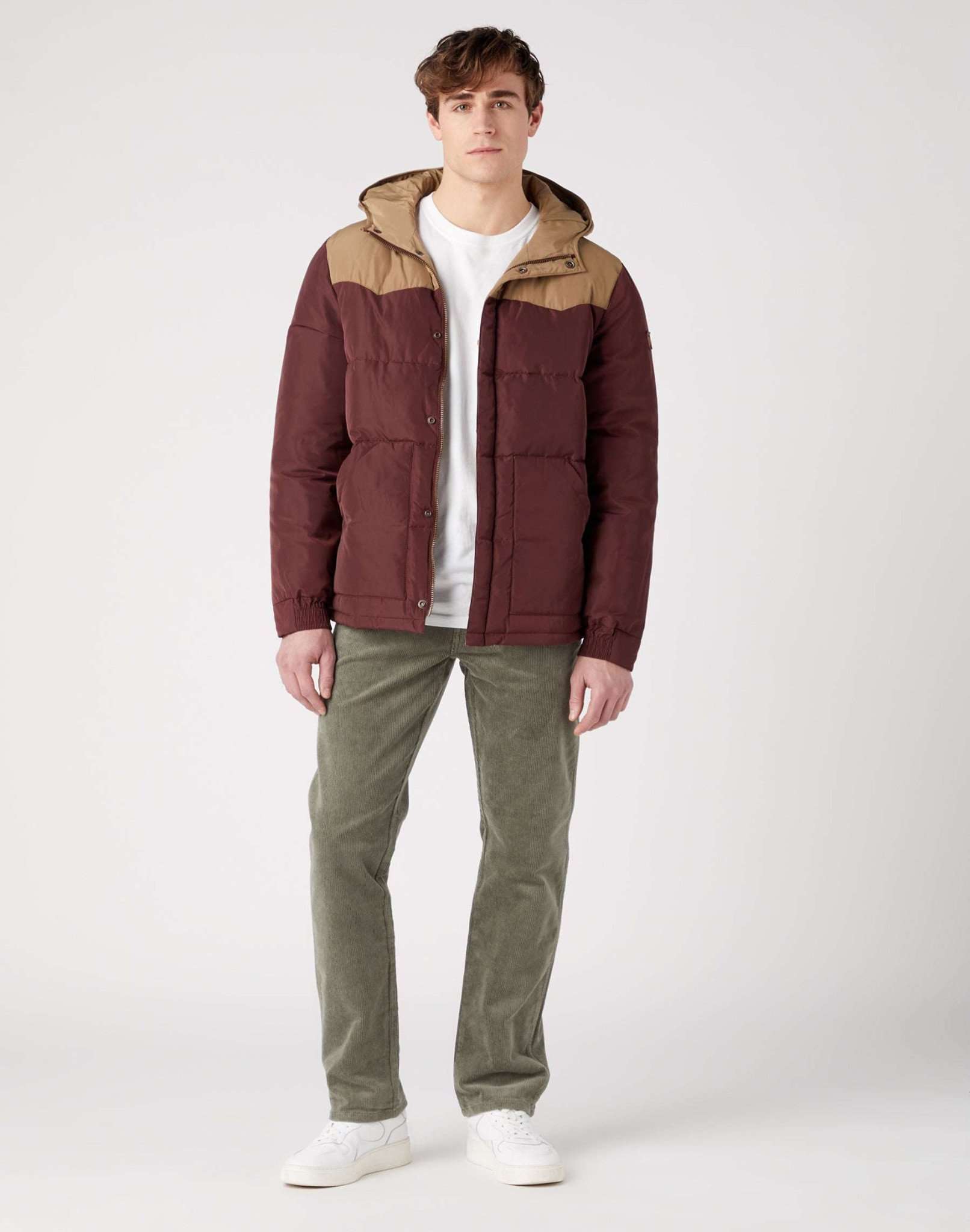 Puffer Jacket in Dahlia Vestes Wrangler   