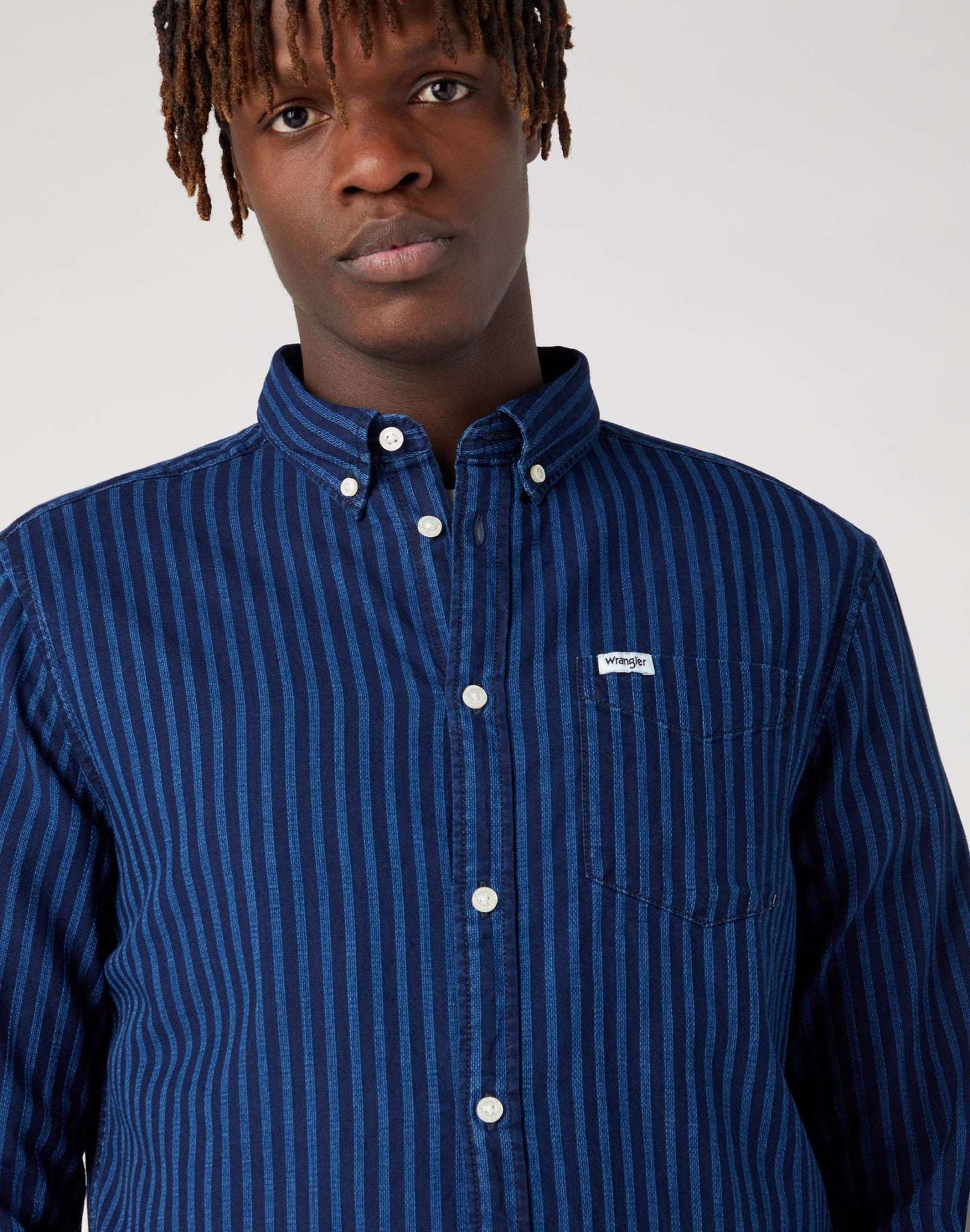 LS 1 Pocket Button Down Shirt in Mid Indigo Chemises Wrangler   