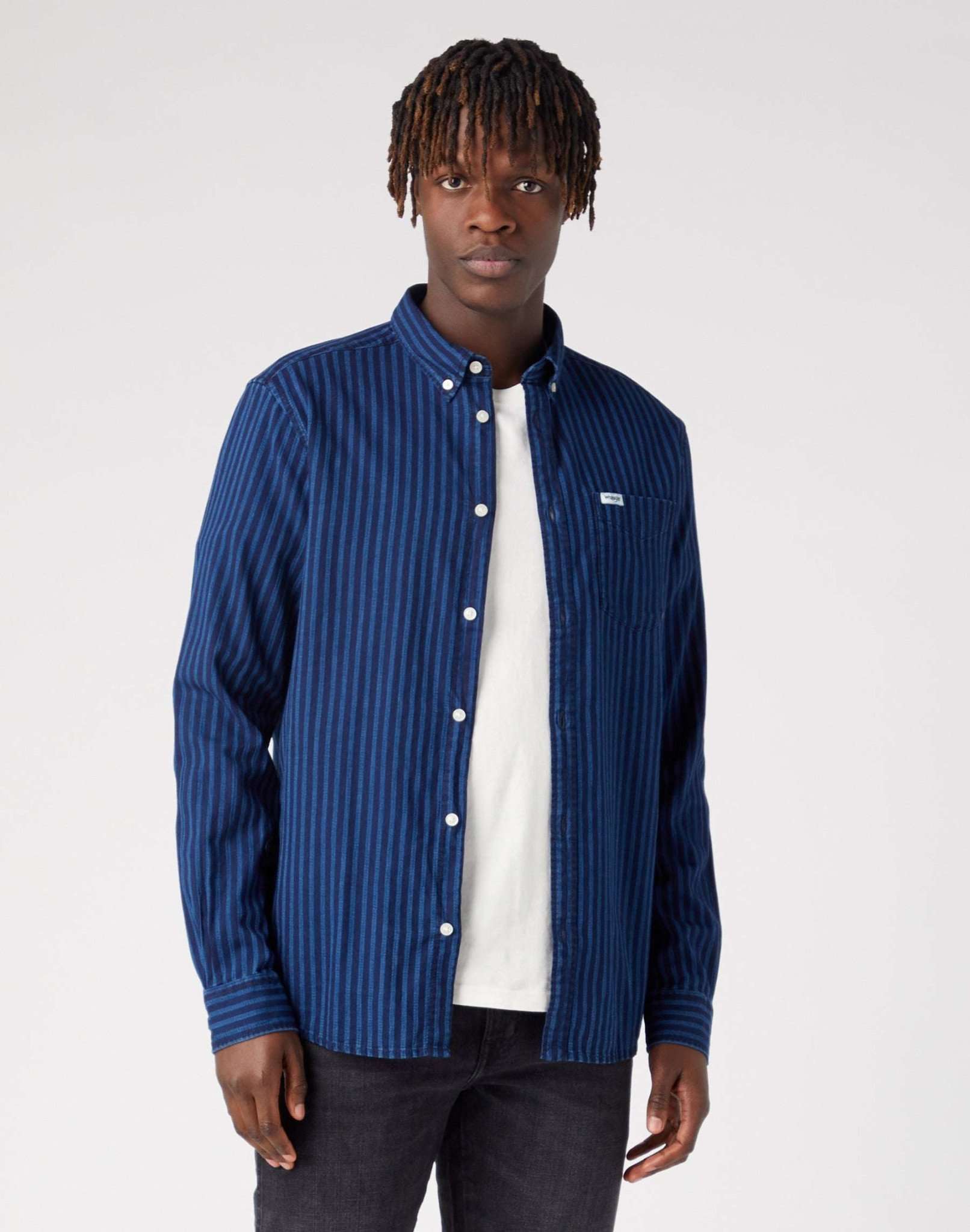 LS 1 Pocket Button Down Shirt in Mid Indigo Chemises Wrangler   