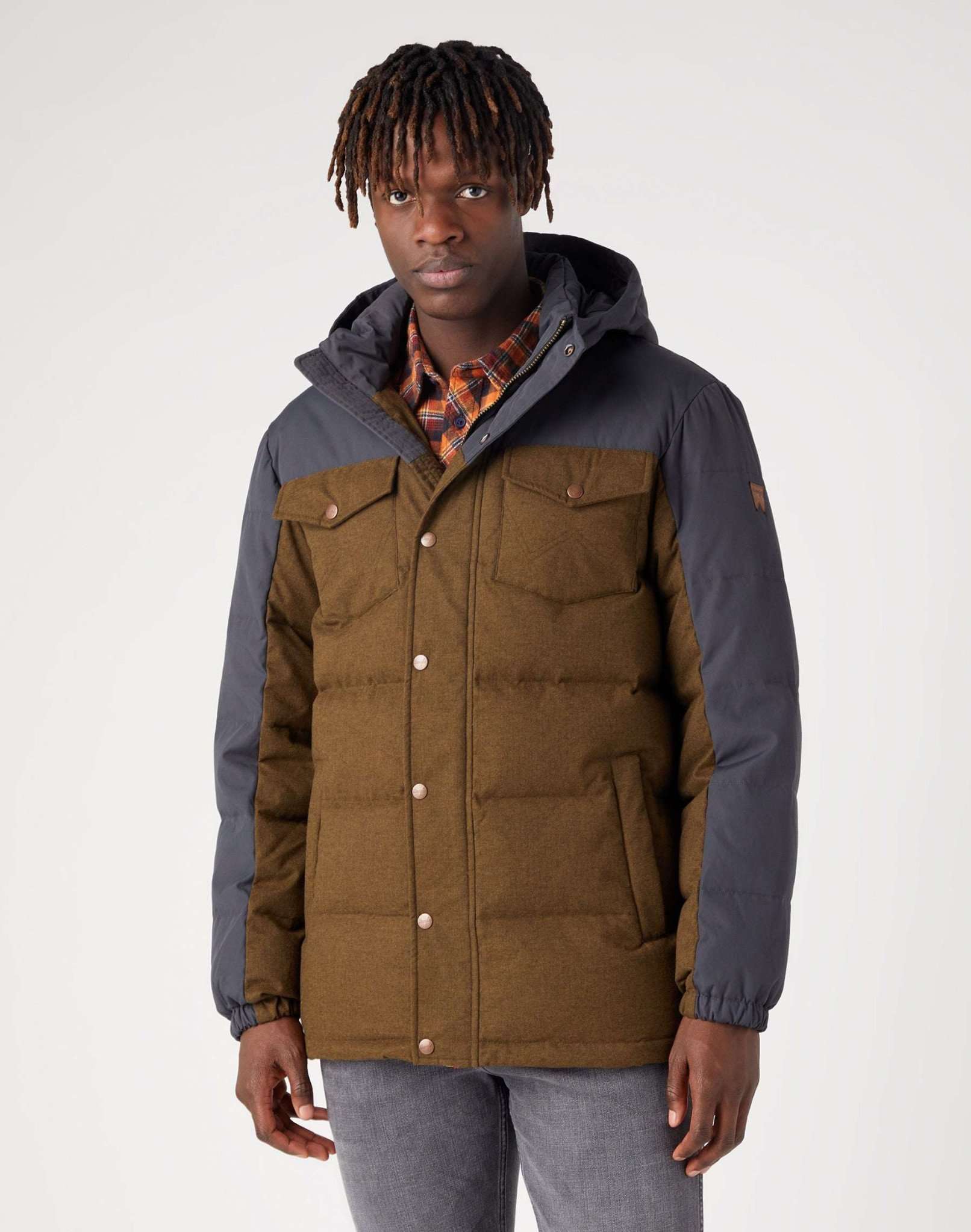 Down Jacket in Faded Black Vestes Wrangler   