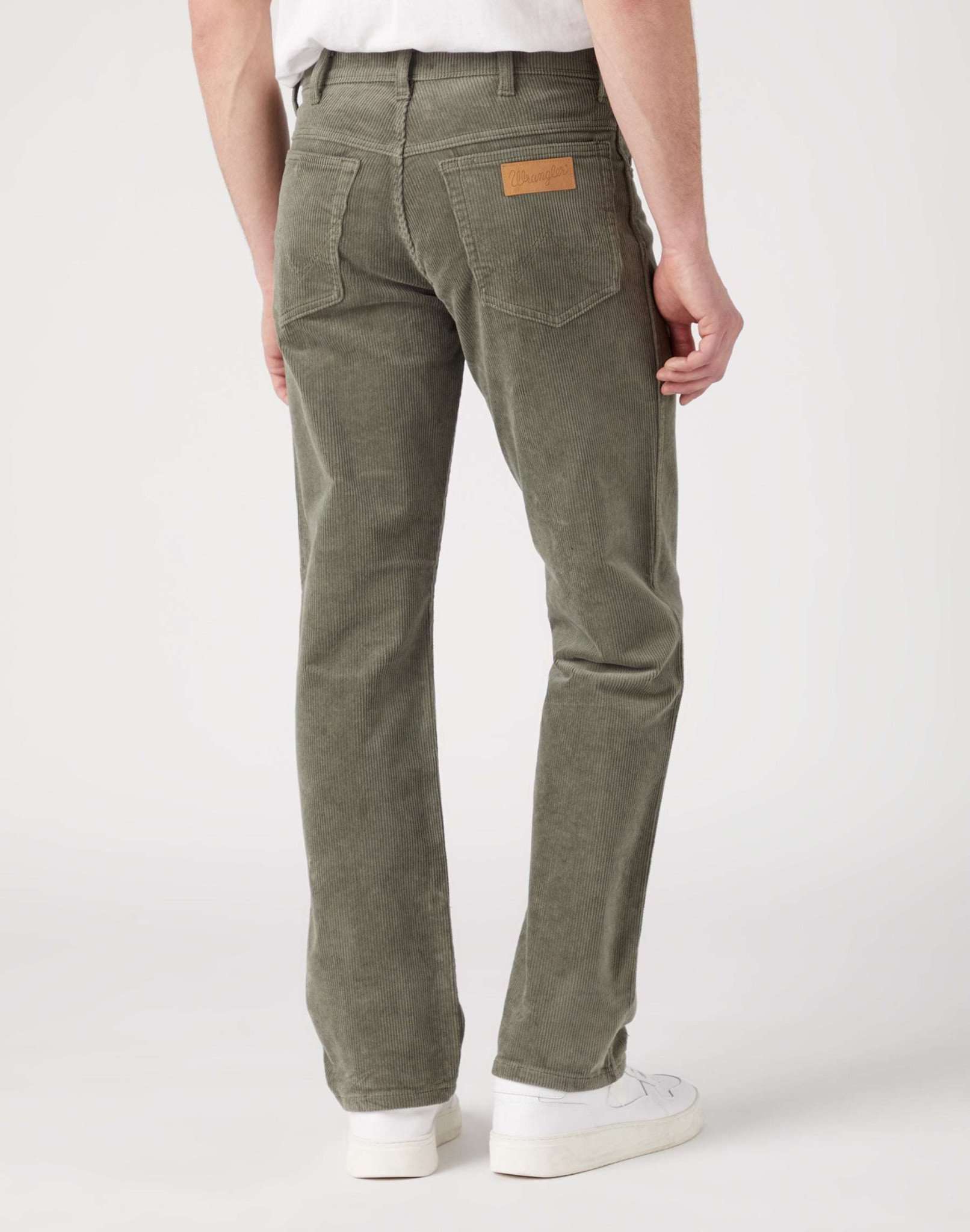 Texas Corduroy in Dusty Olive Pantalon Wrangler   