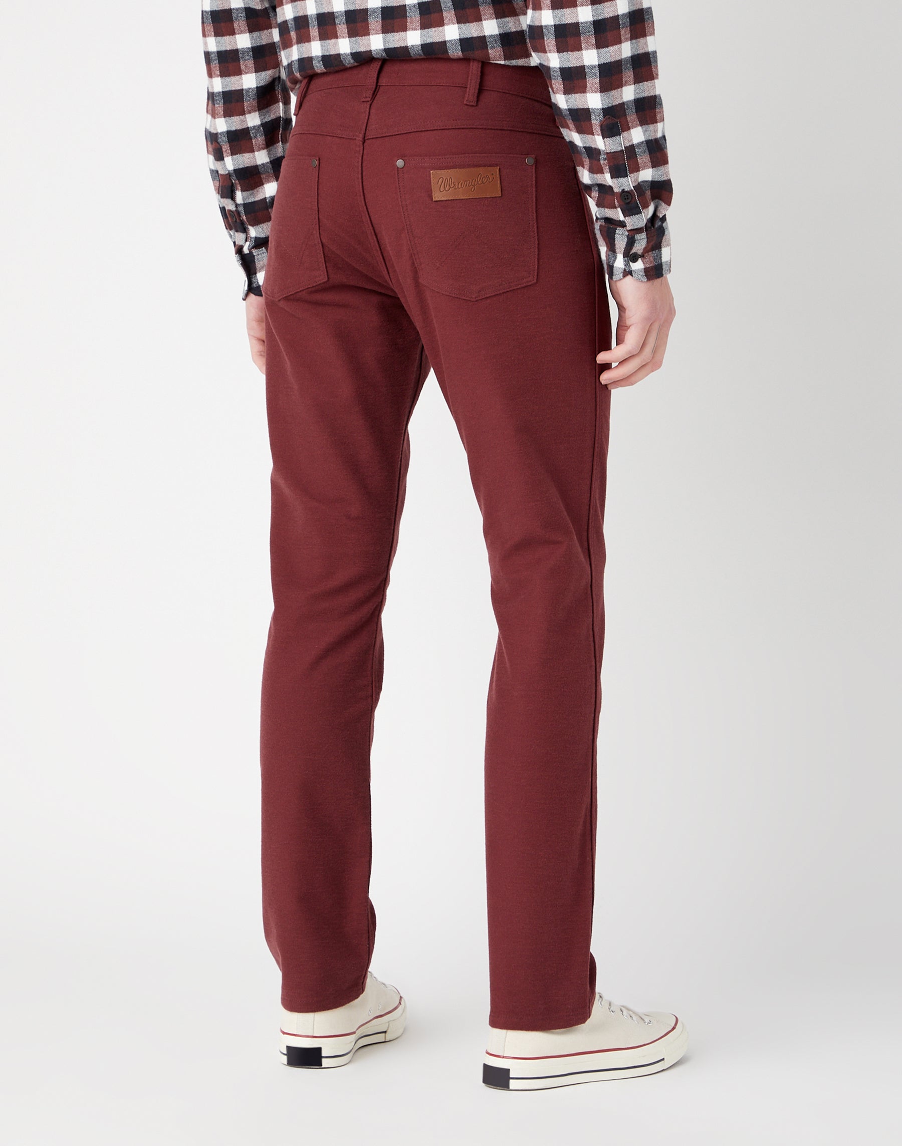 Greensboro Low Stretch in Dahlia Pantalon Wrangler   