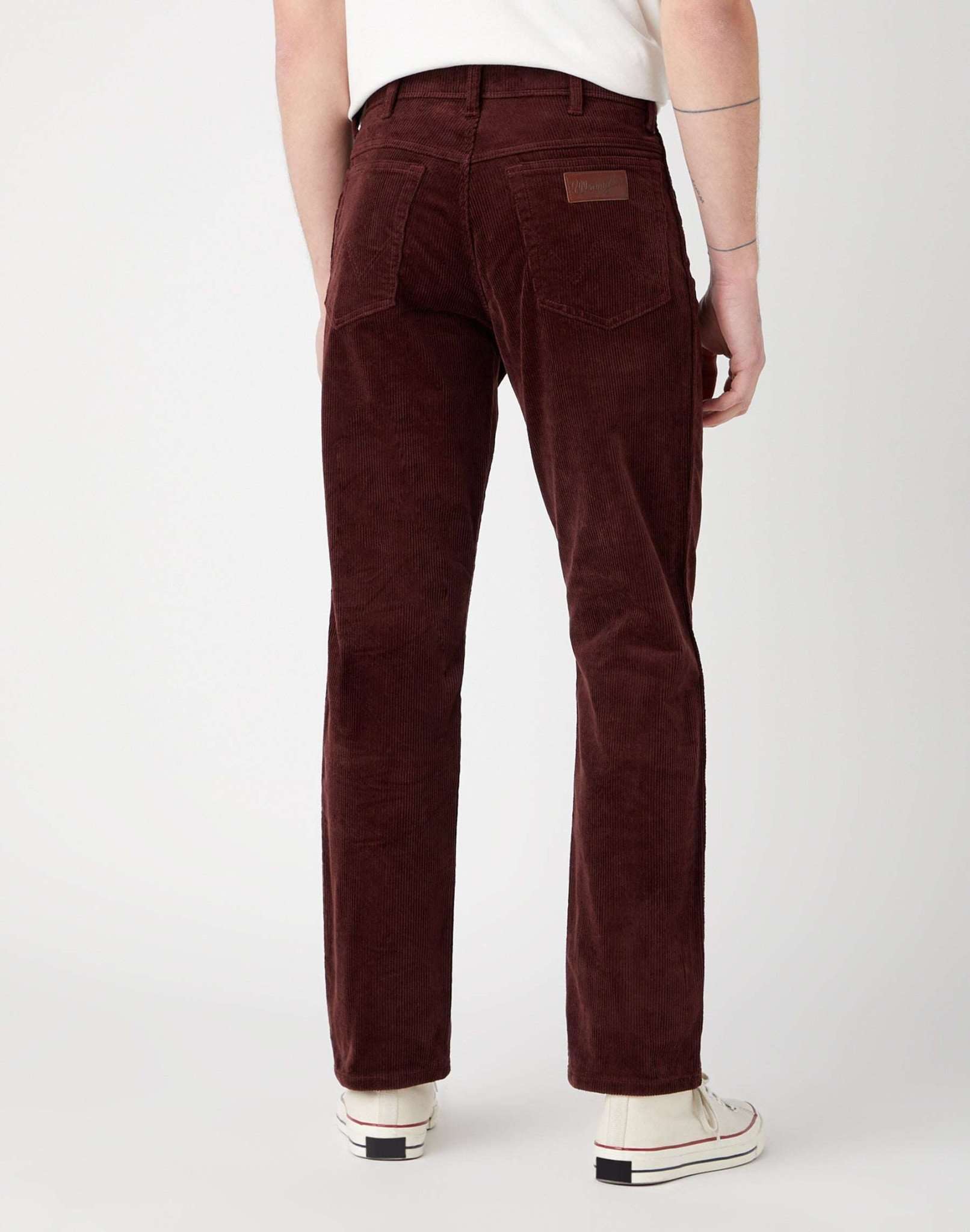 Texas Corduroy in Dahlia Pantalon Wrangler   