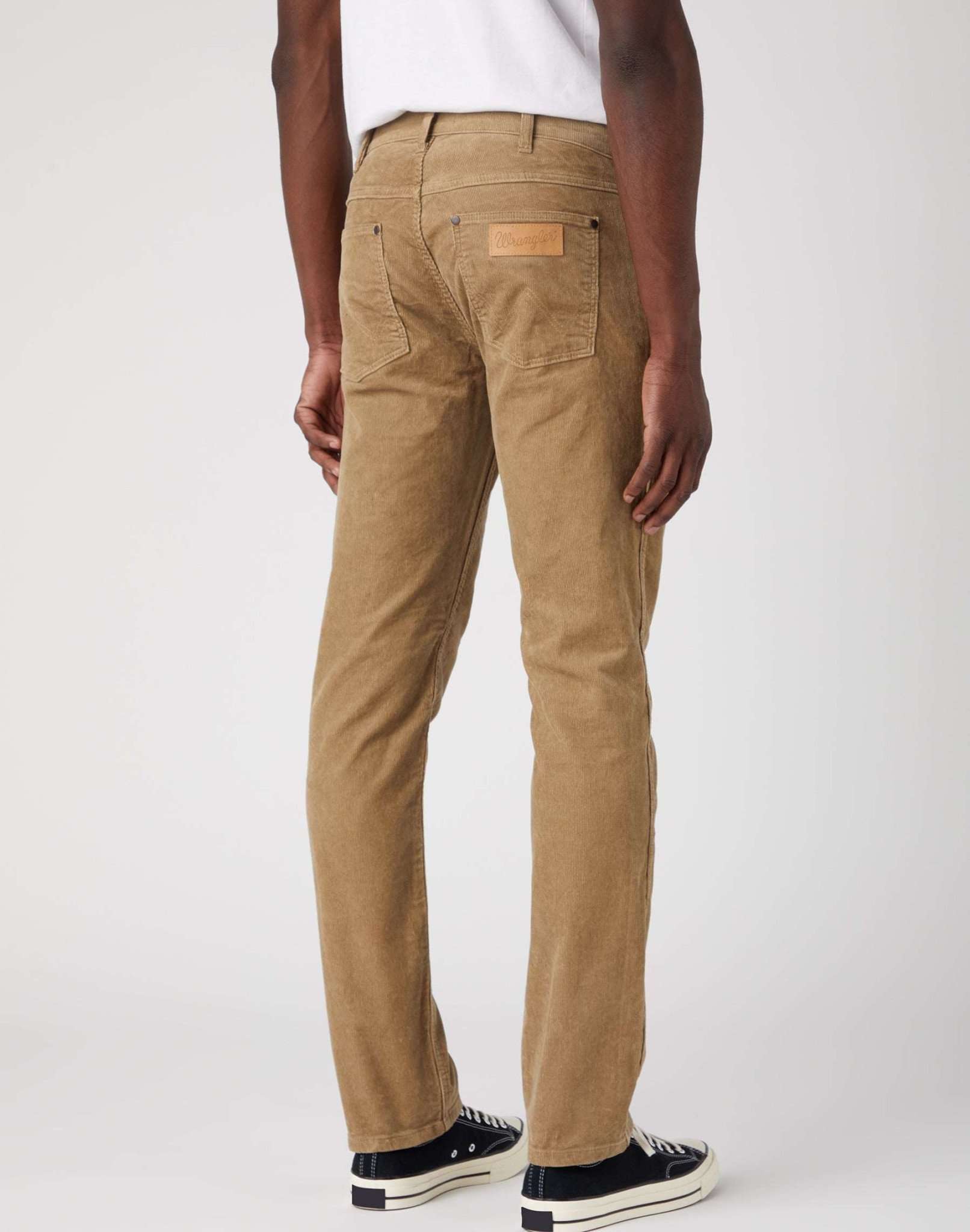 Greensboro Corduroy in Lead Grey Pantalon Wrangler   