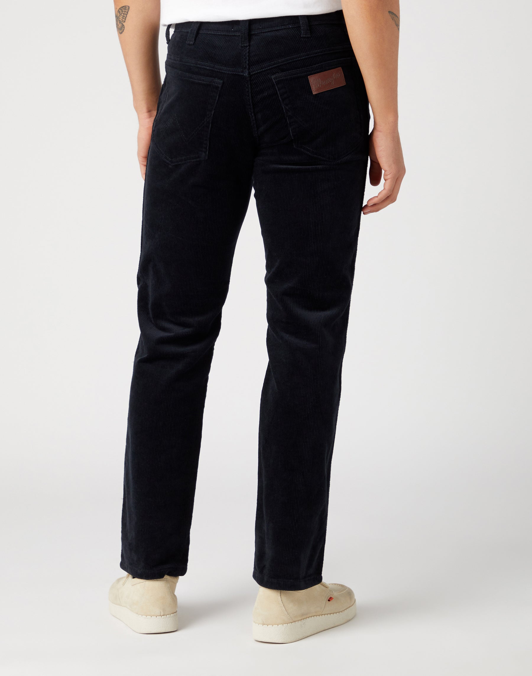 Texas Corduroy in Real Black Pantalon Wrangler   