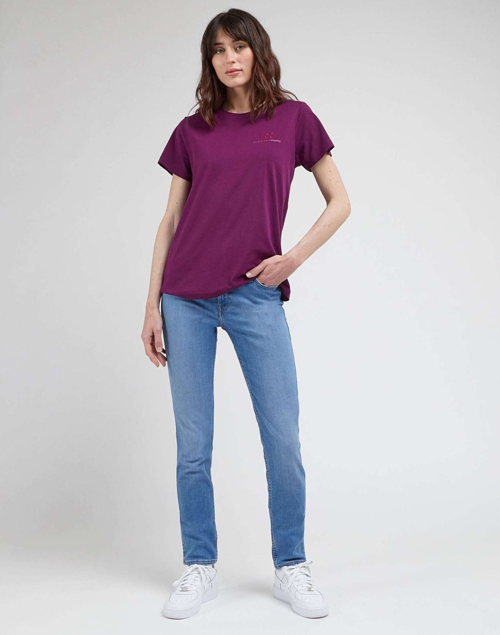 Small Logo Tee in Foxy Violet T-shirts Lee   