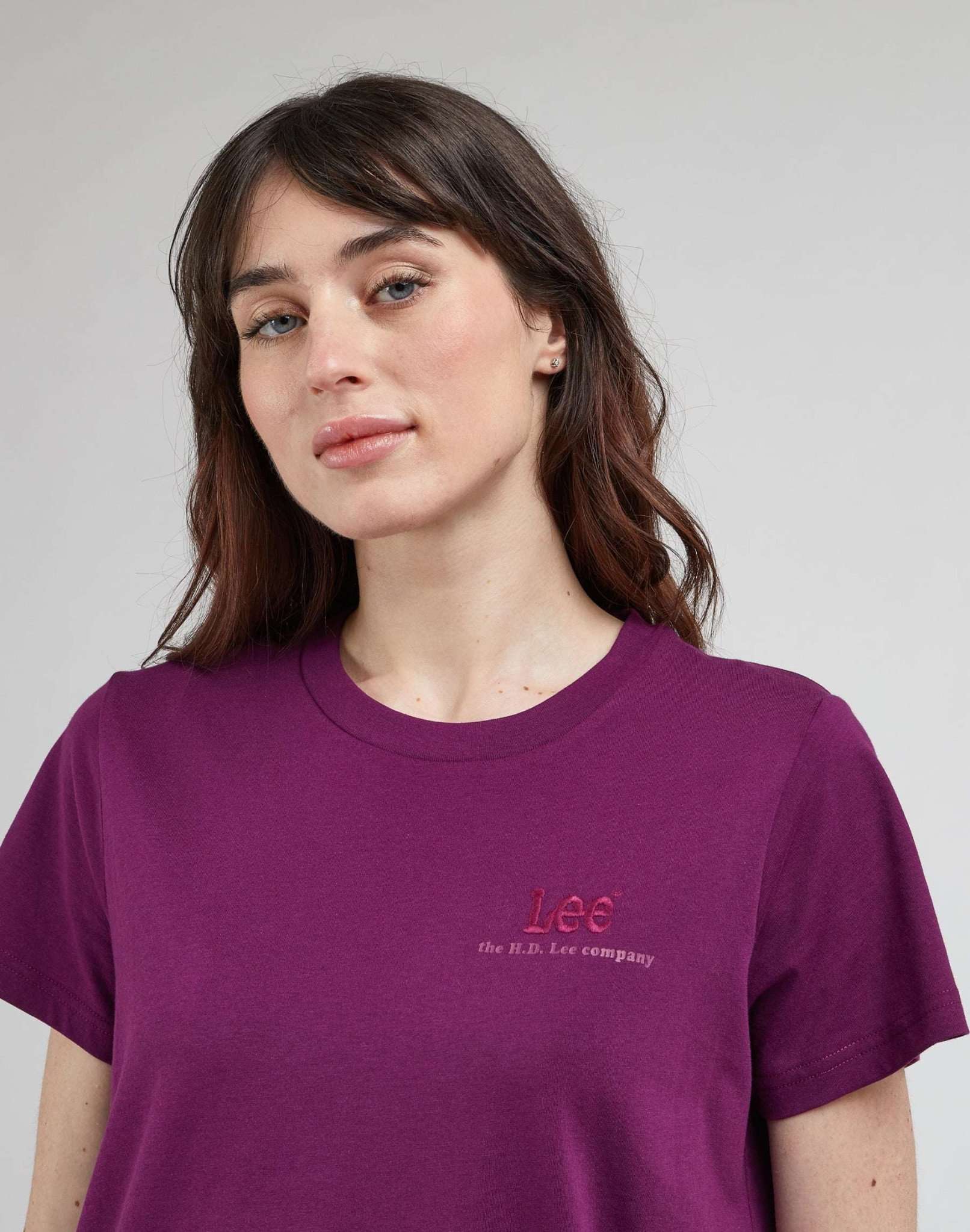 Small Logo Tee in Foxy Violet T-shirts Lee   