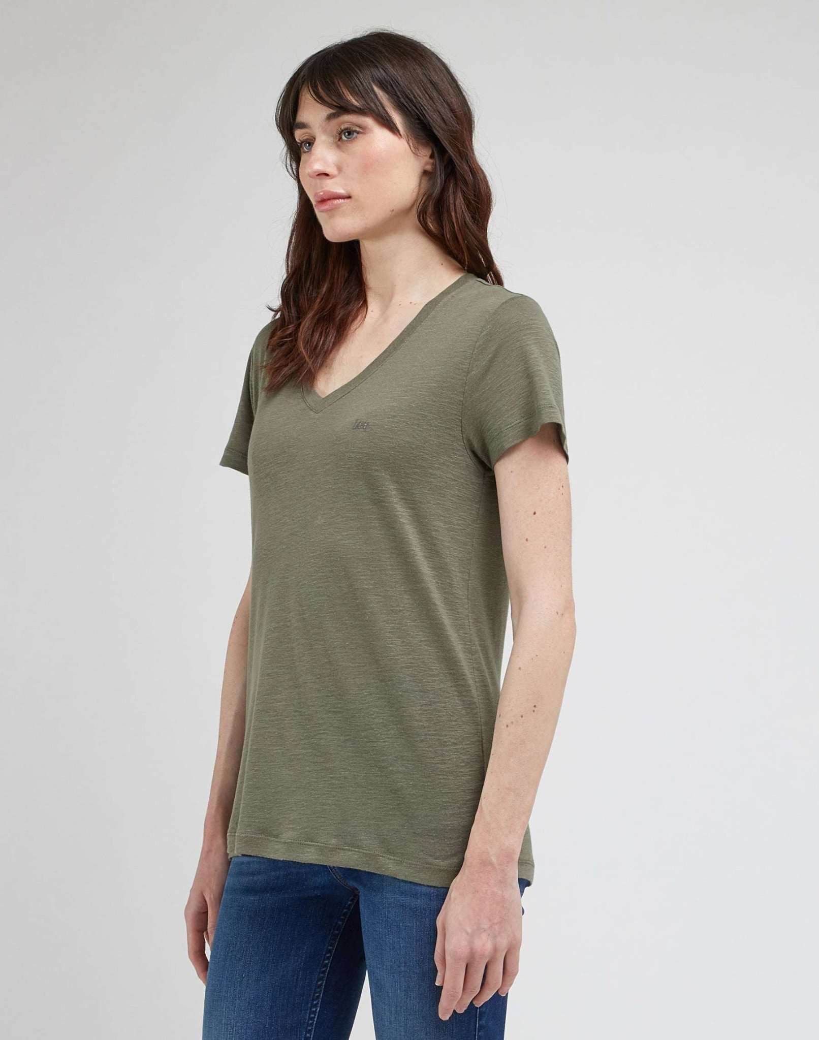 Tee shirt col en V dans Olive Grove T-shirts Lee   