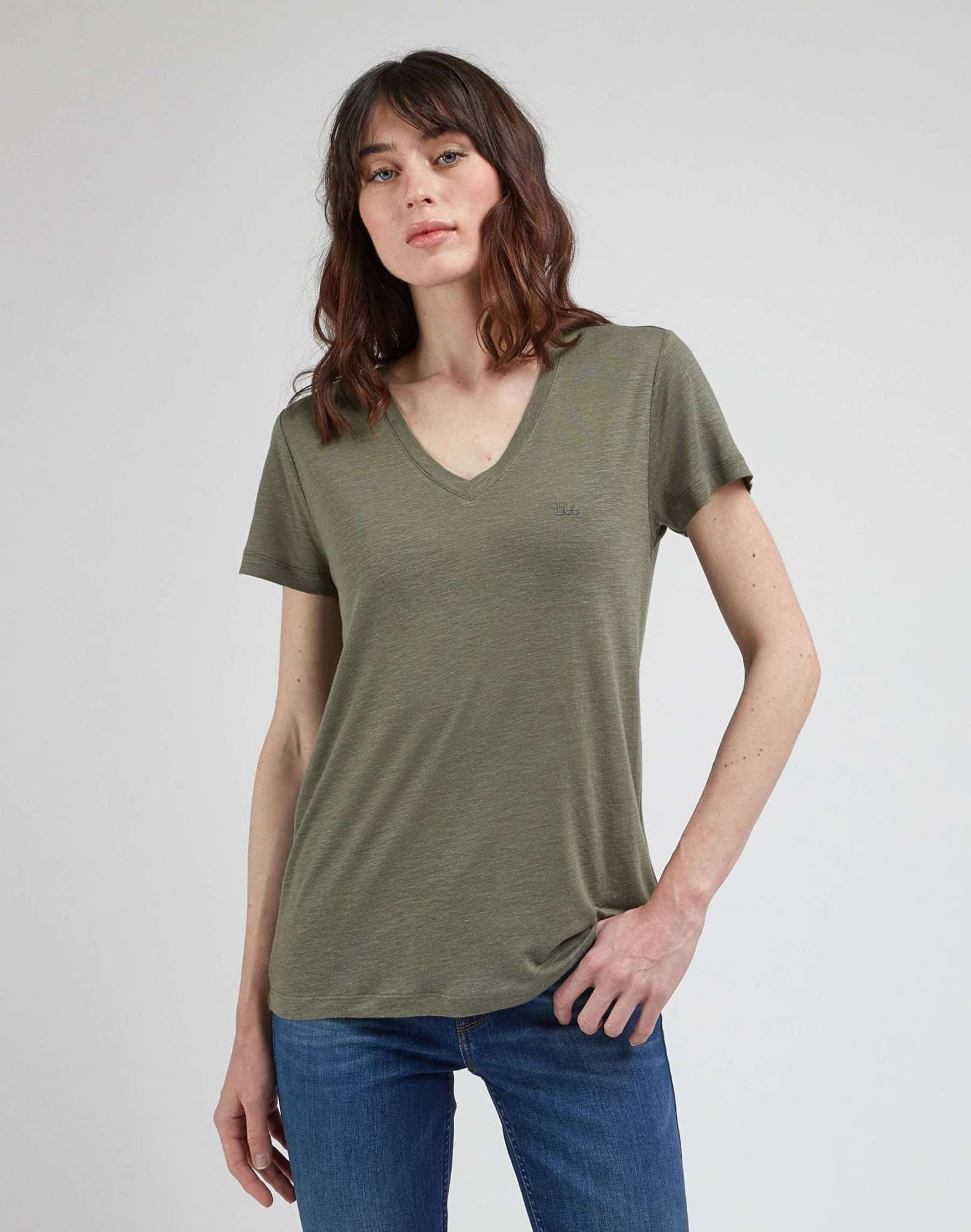 Tee shirt col en V dans Olive Grove T-shirts Lee   