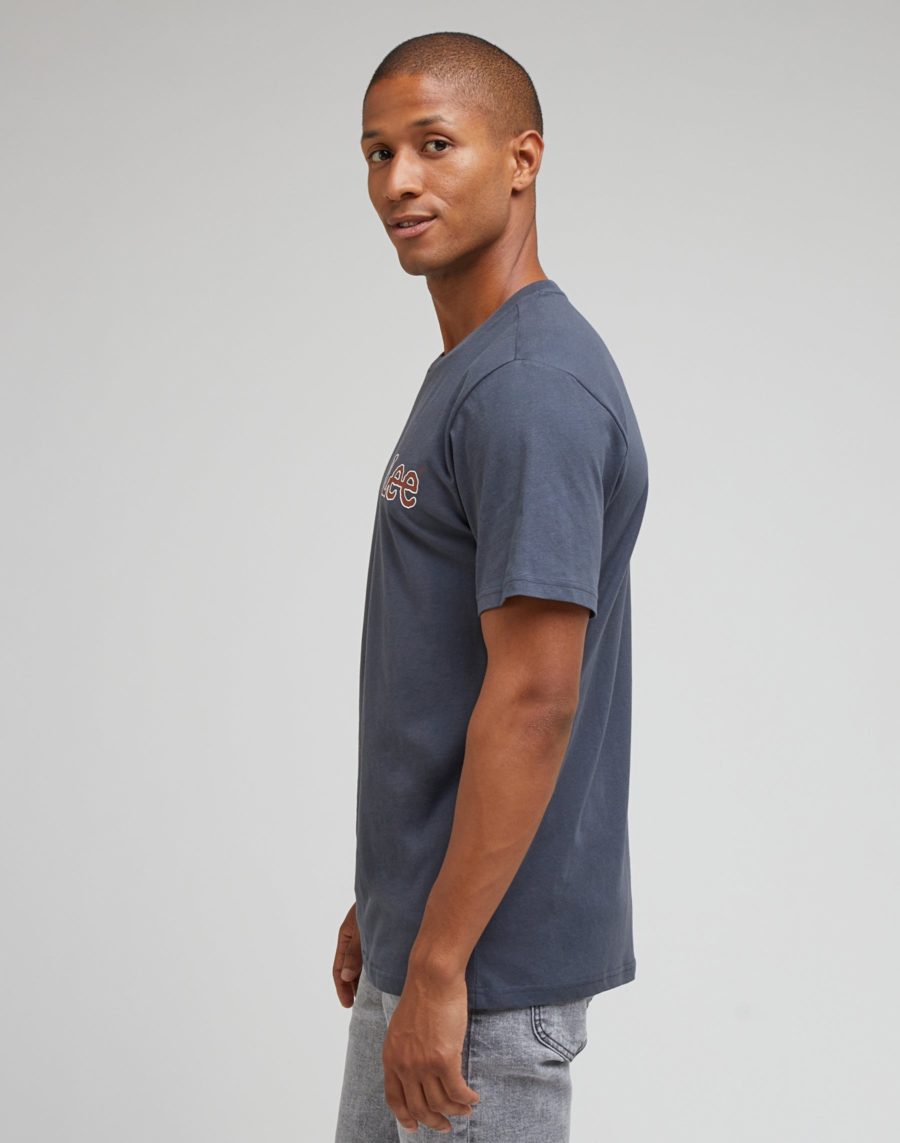 T-shirts Essential Shortsleeves Tee in Dusty Navy Lee   