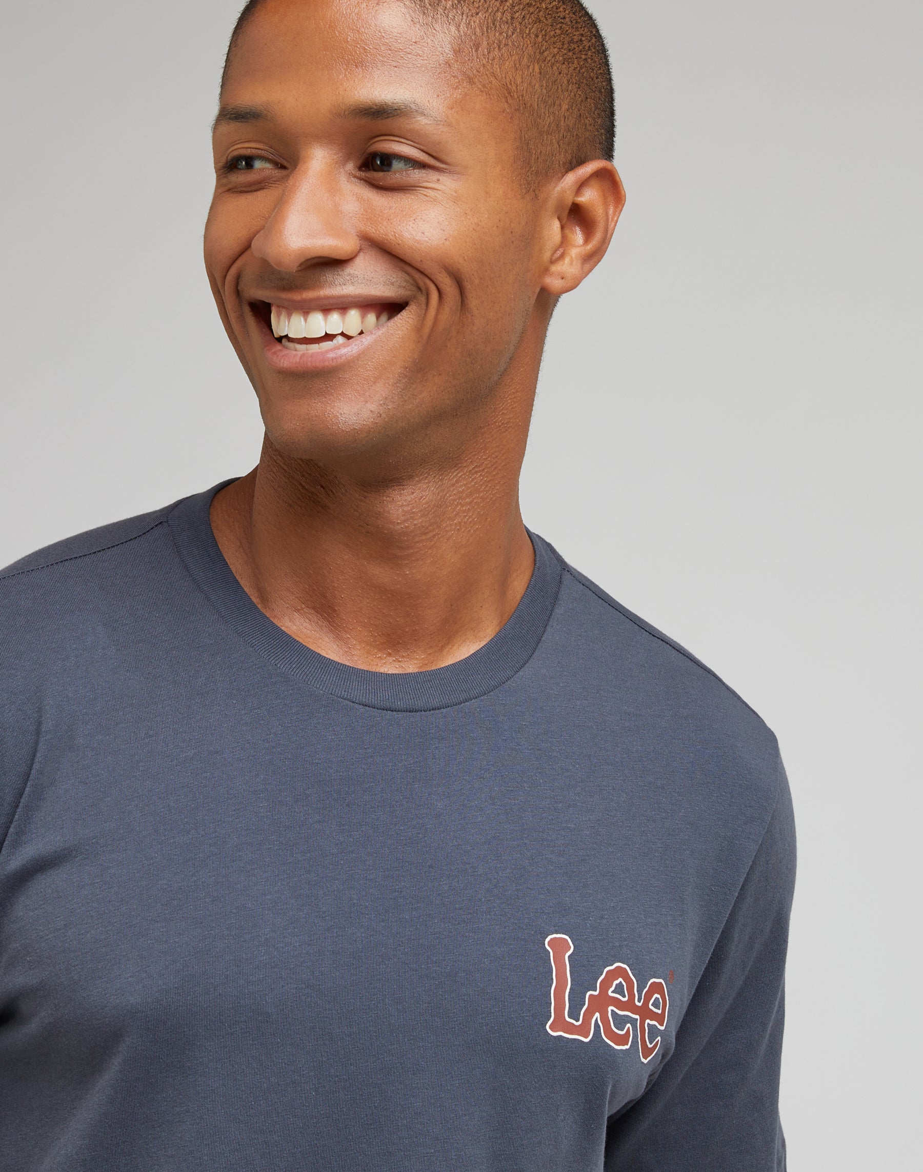 T-shirts Essential Shortsleeves Tee in Dusty Navy Lee   